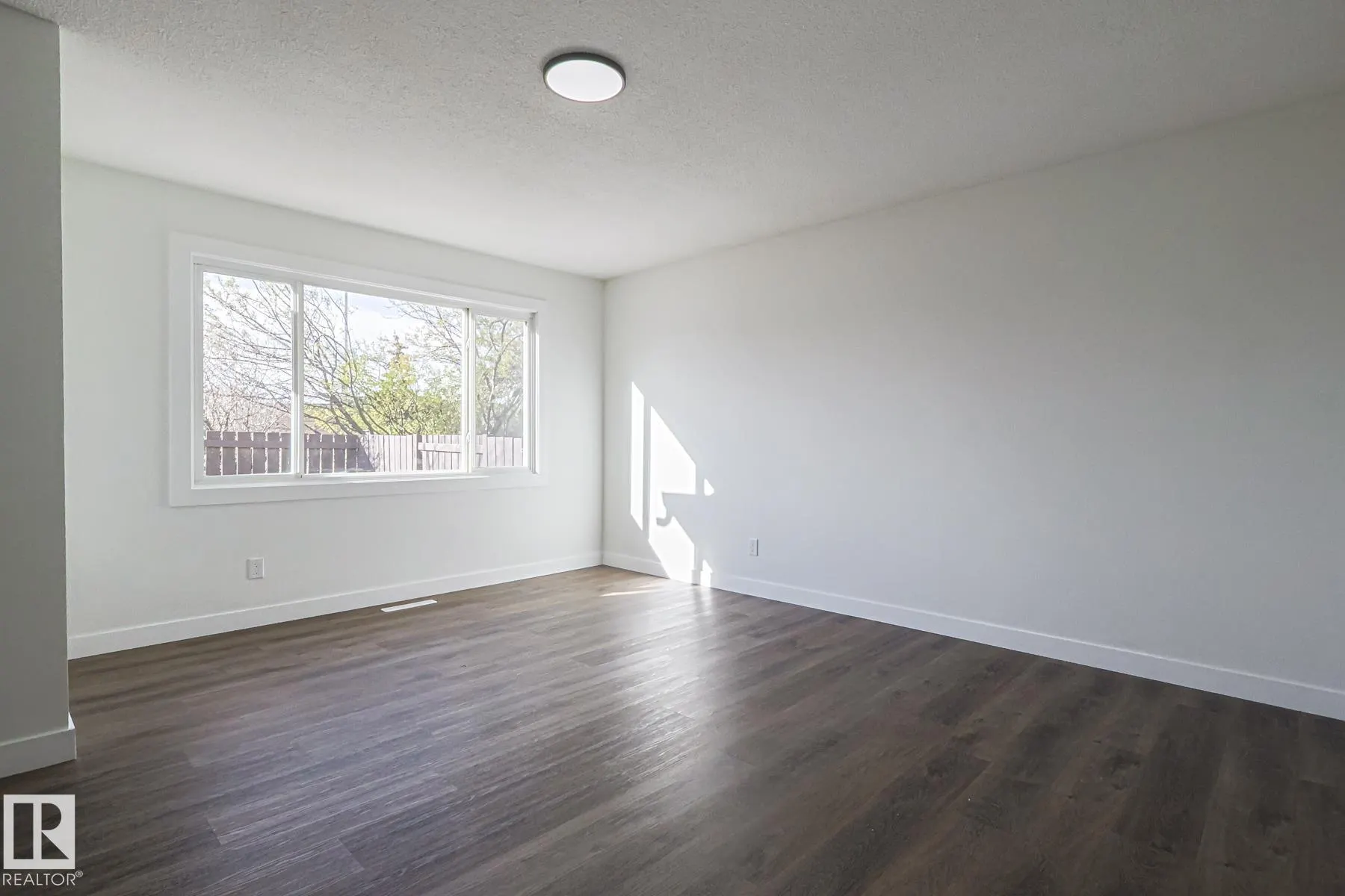 231 ROSELAND Village