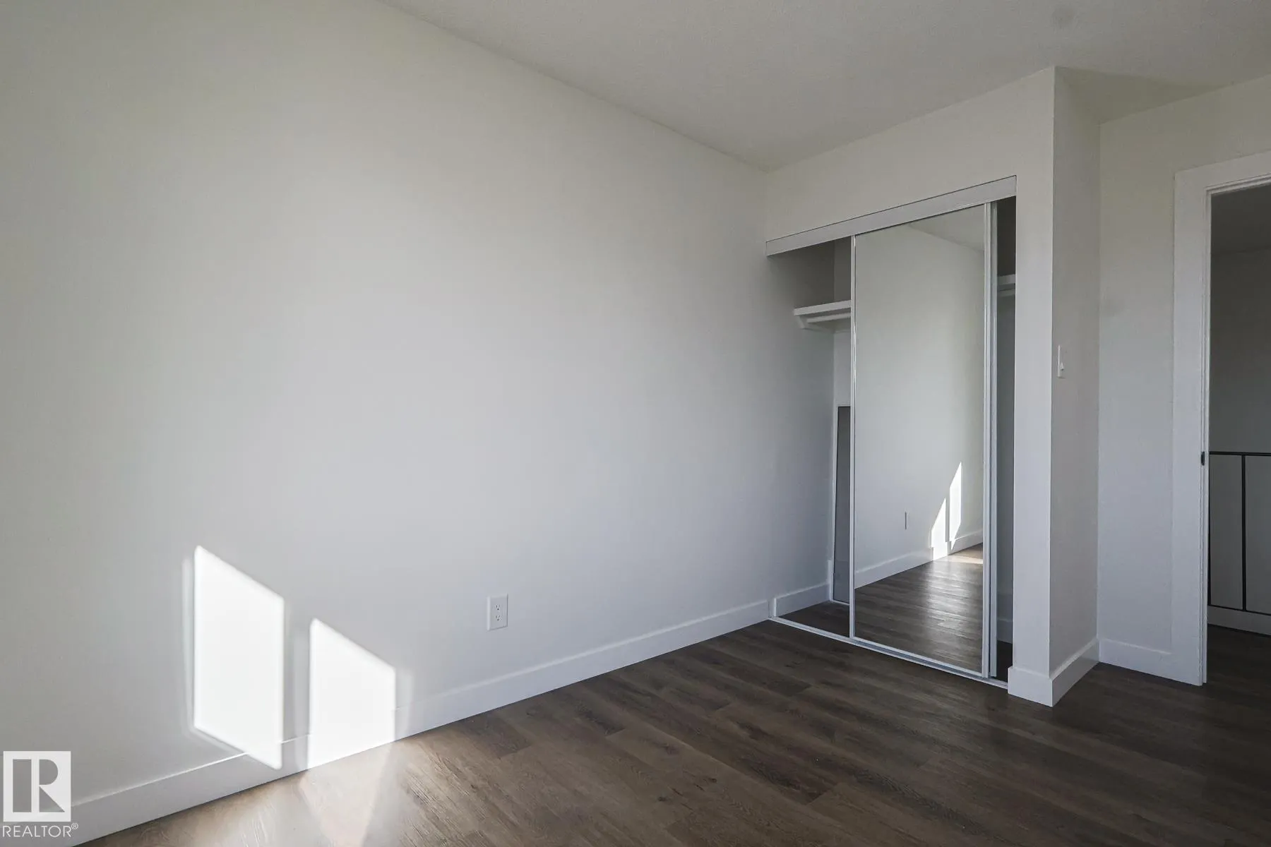 231 ROSELAND Village