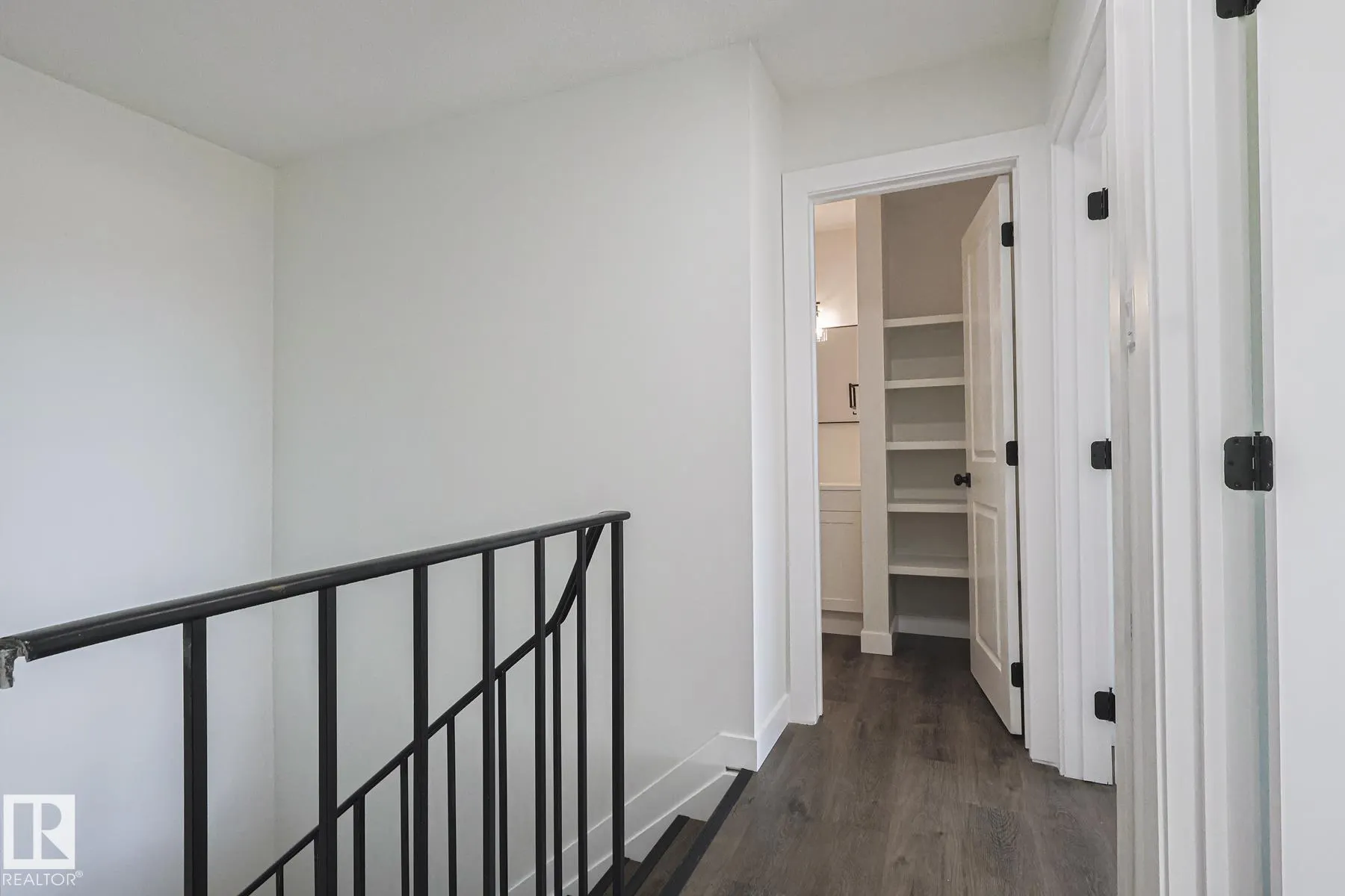 231 ROSELAND Village