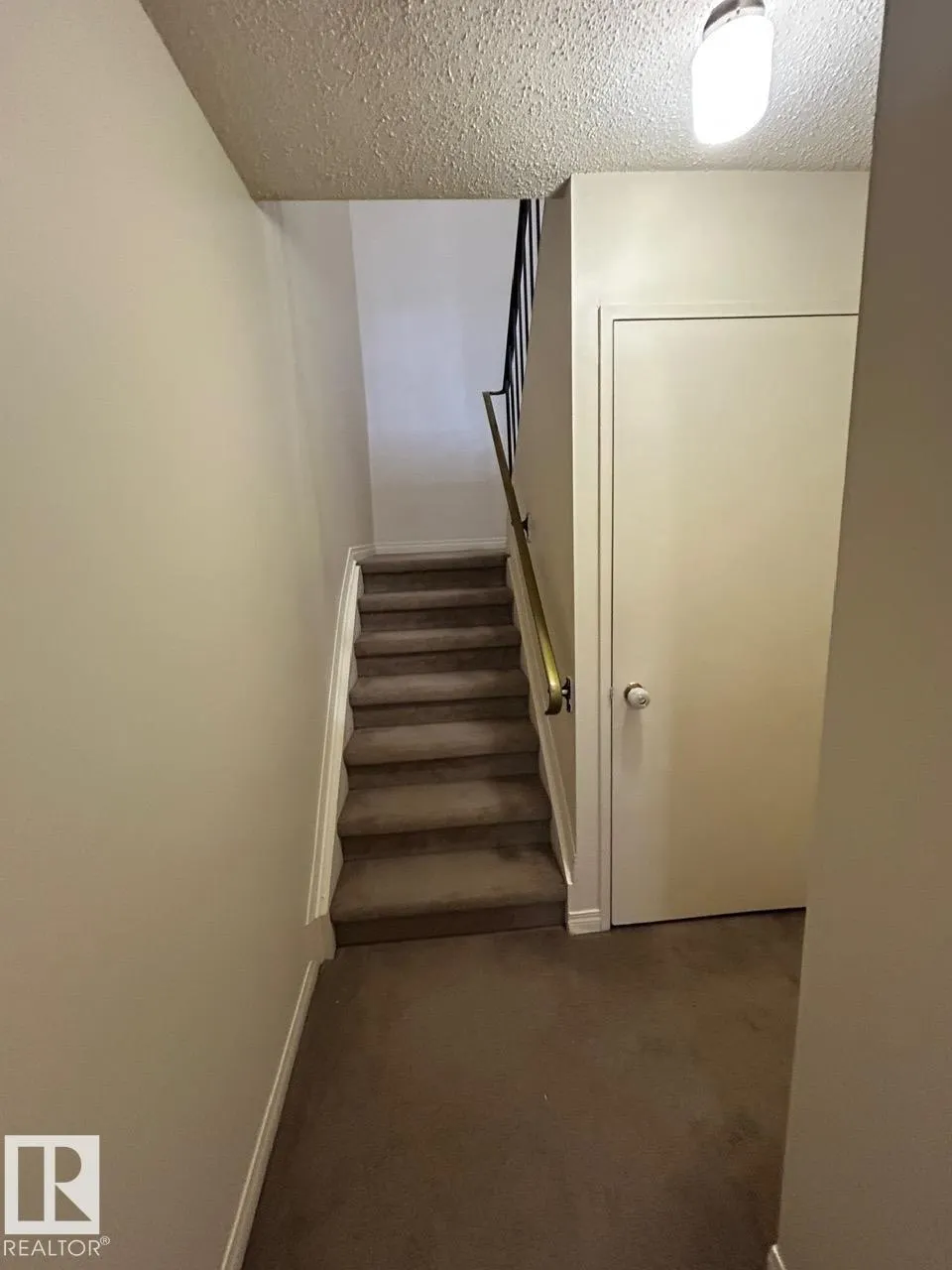 130 ROSELAND Village