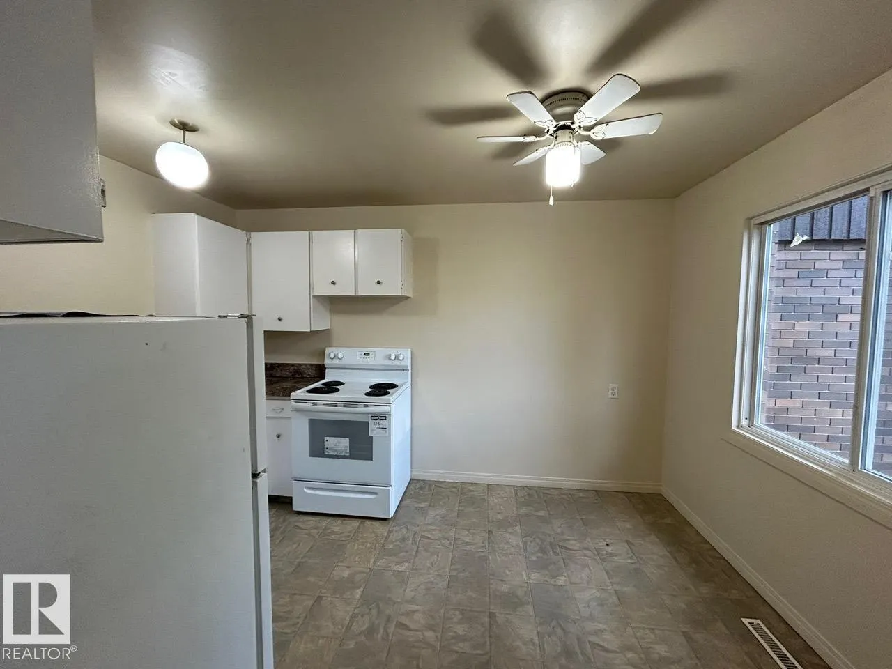 130 ROSELAND Village