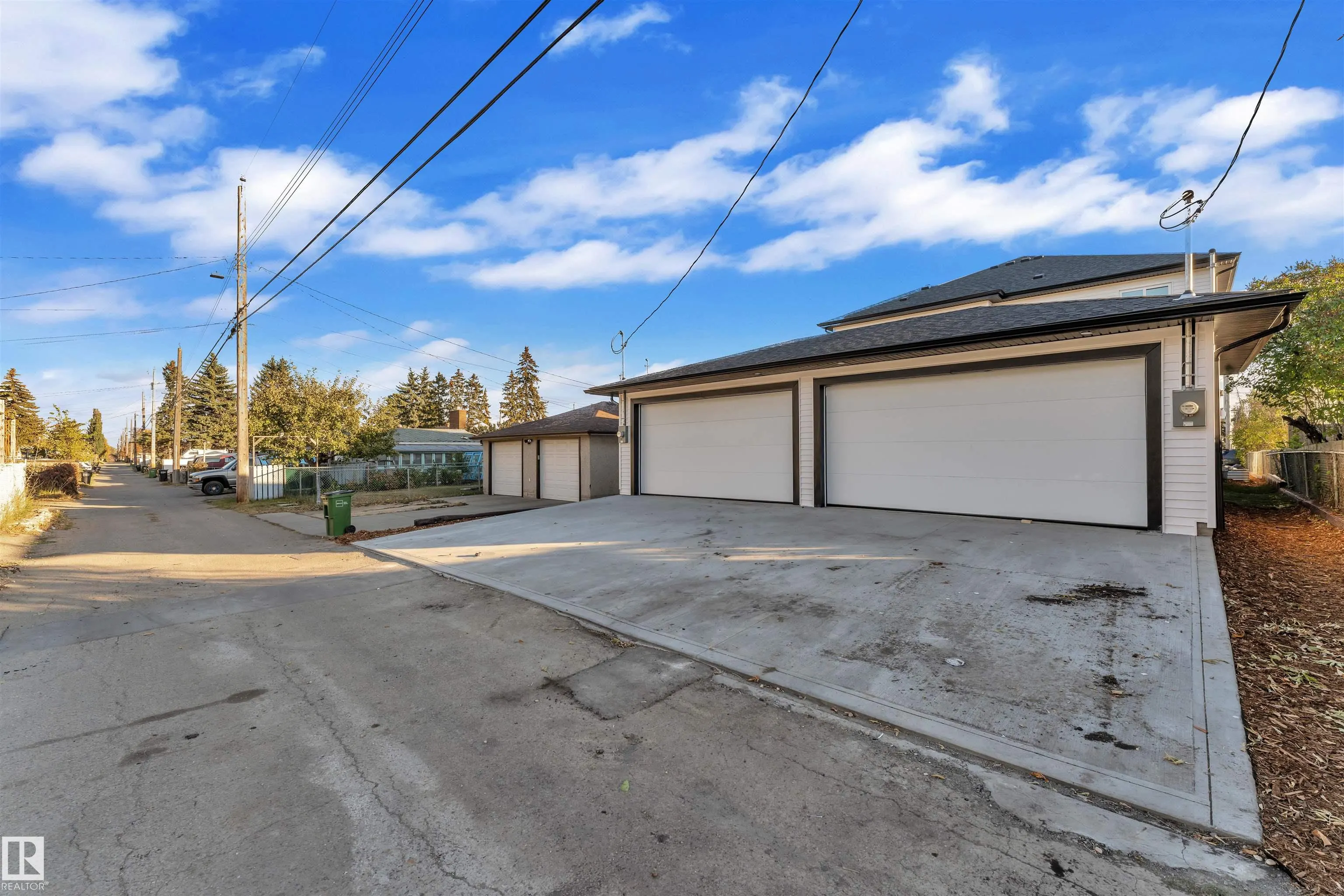 9652 63 AVE
