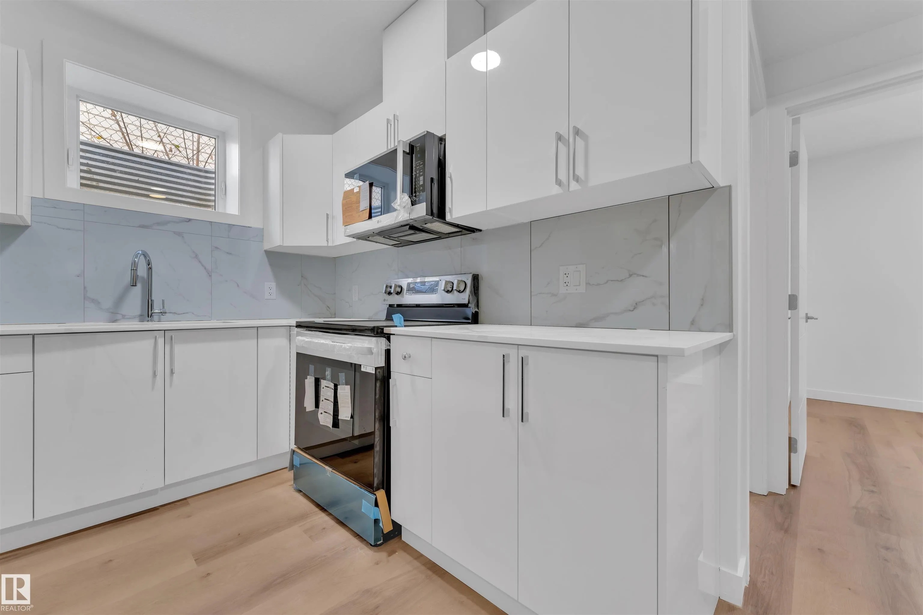 9650 63 AVE