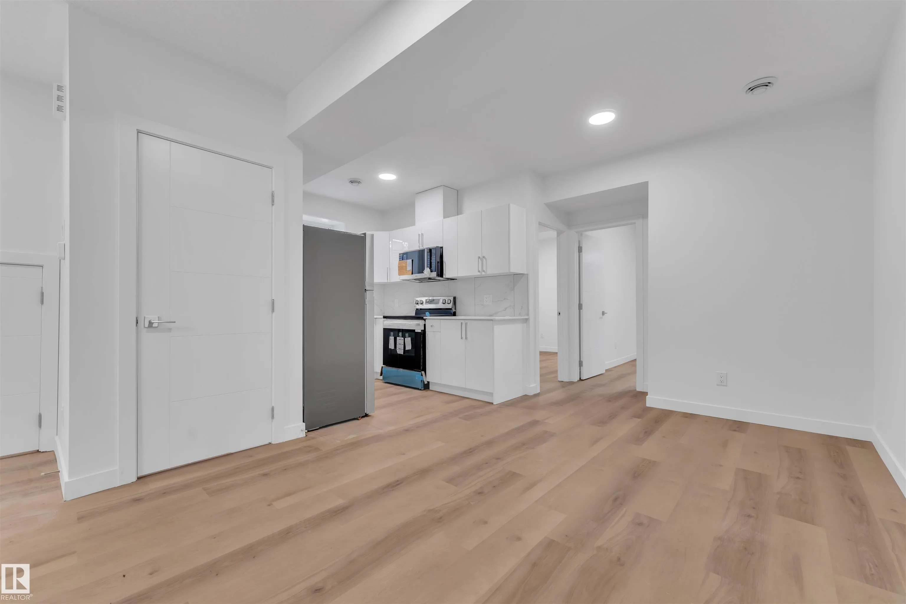 9650 63 AVE