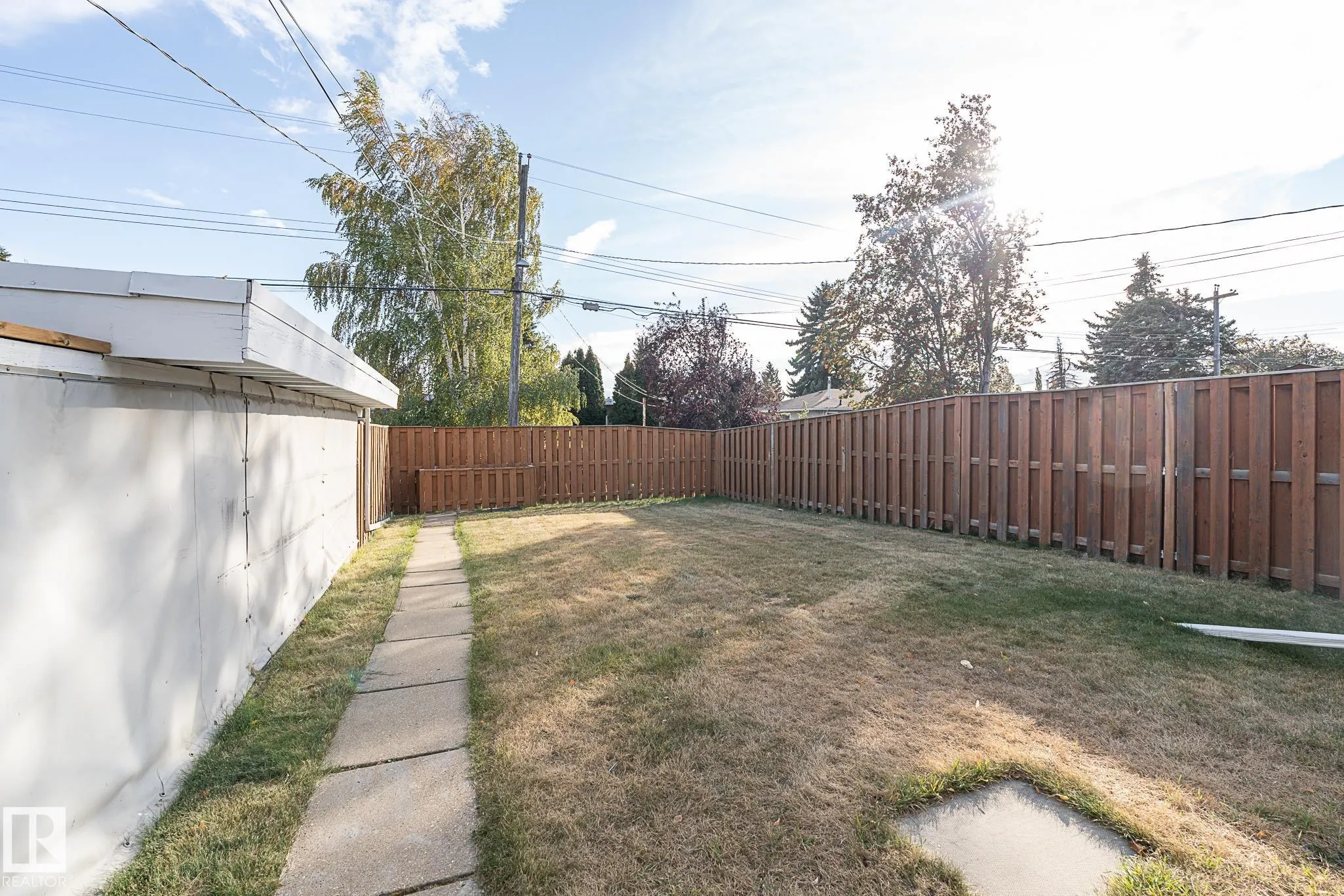 6807 98A Avenue