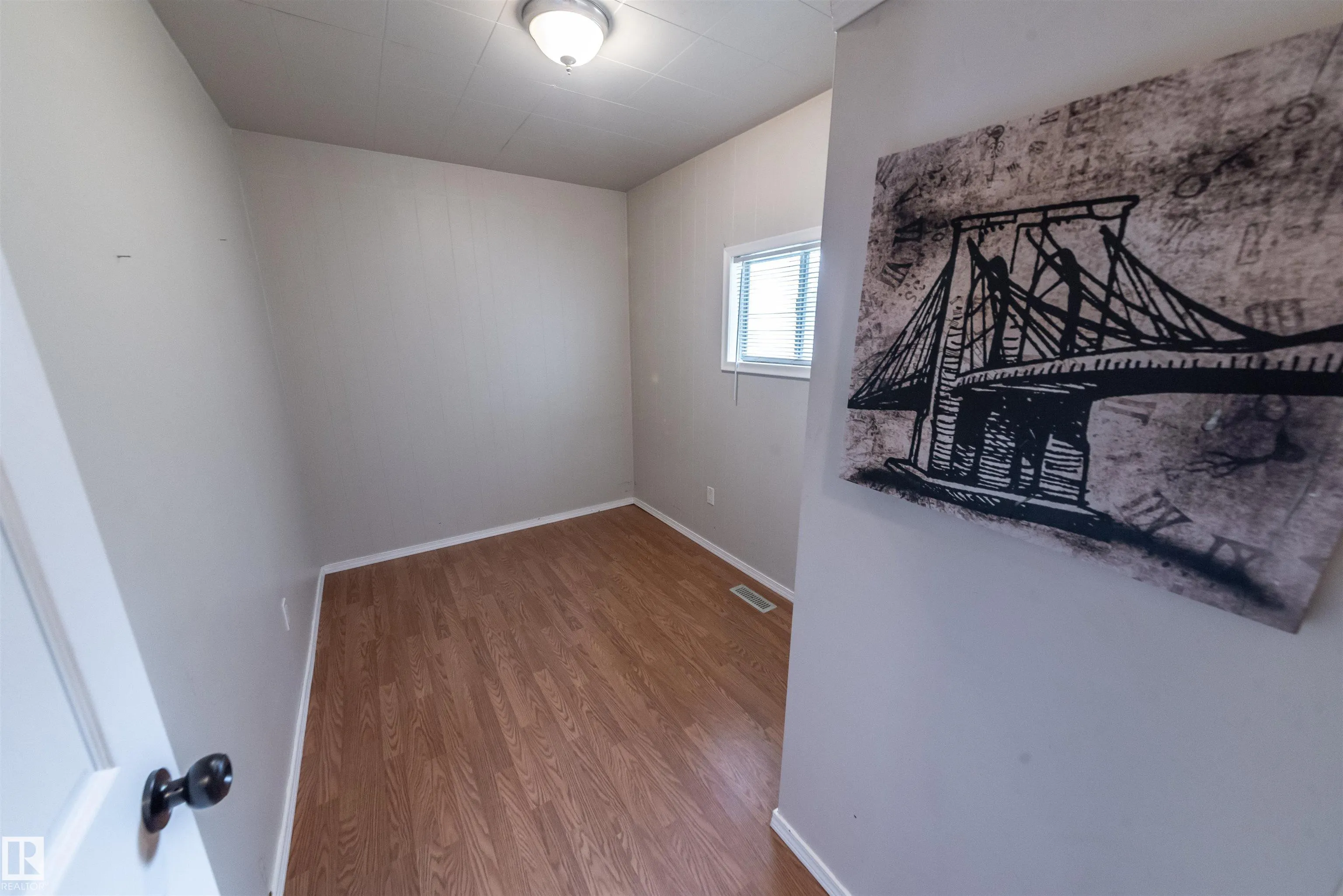 5021 Lakeview