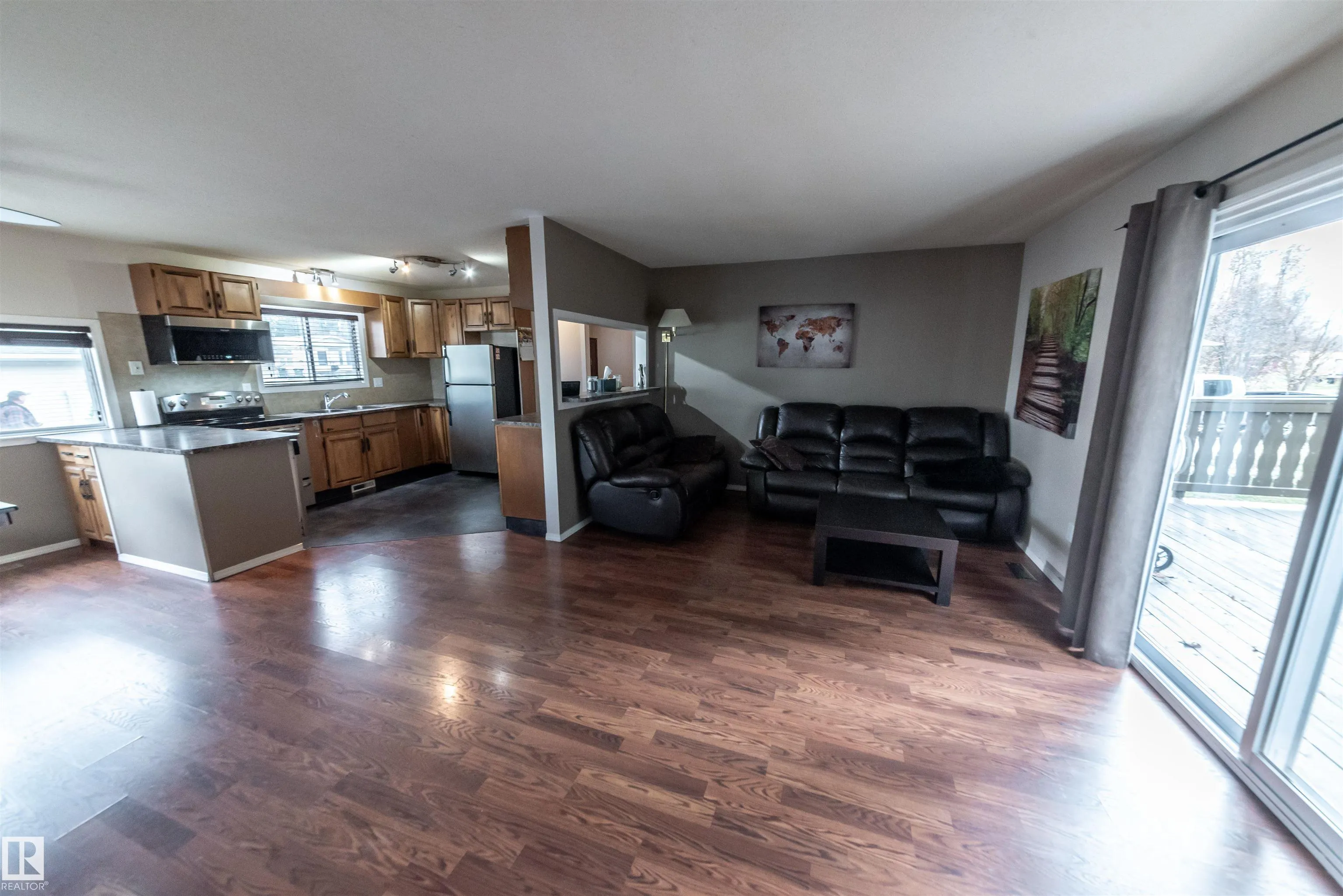 5021 Lakeview