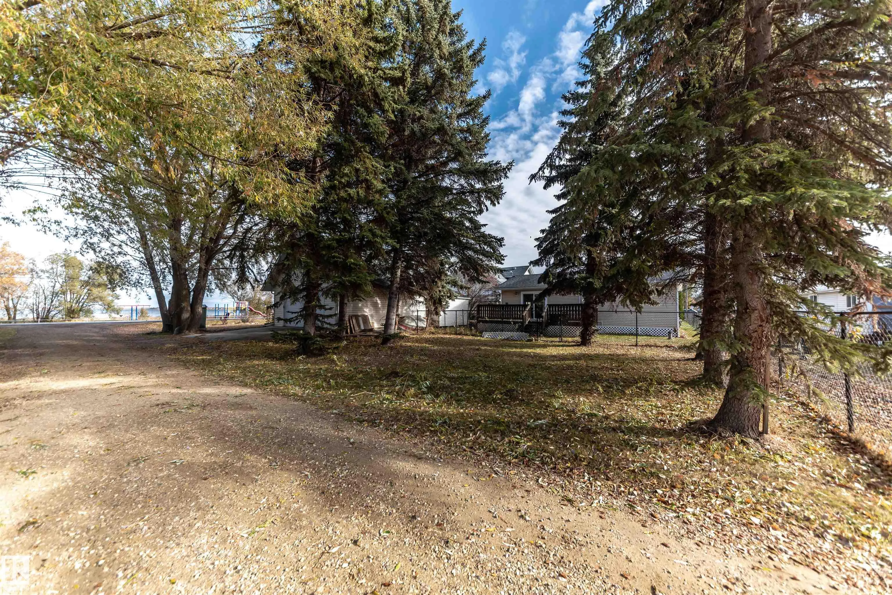 5021 Lakeview
