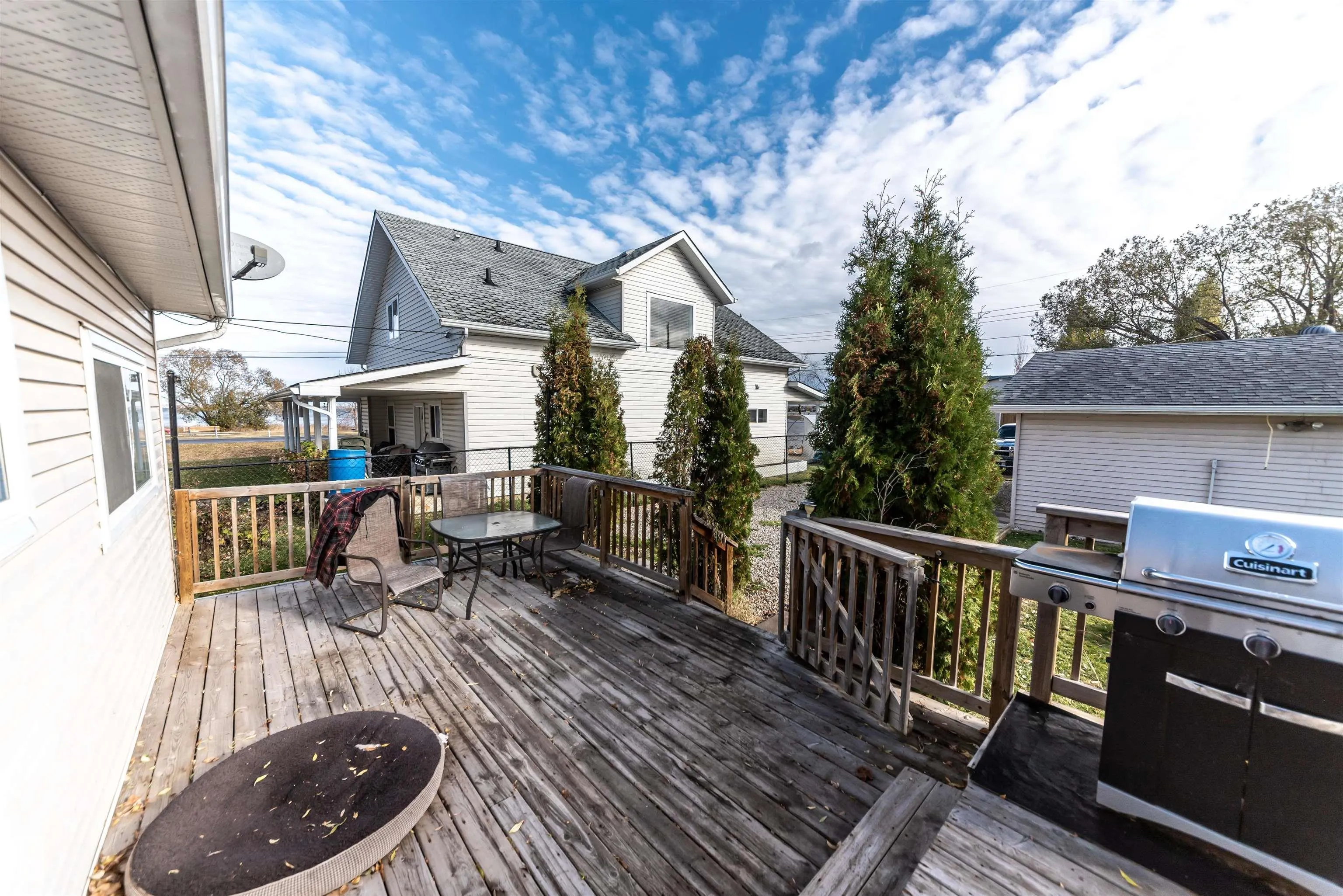 5021 Lakeview