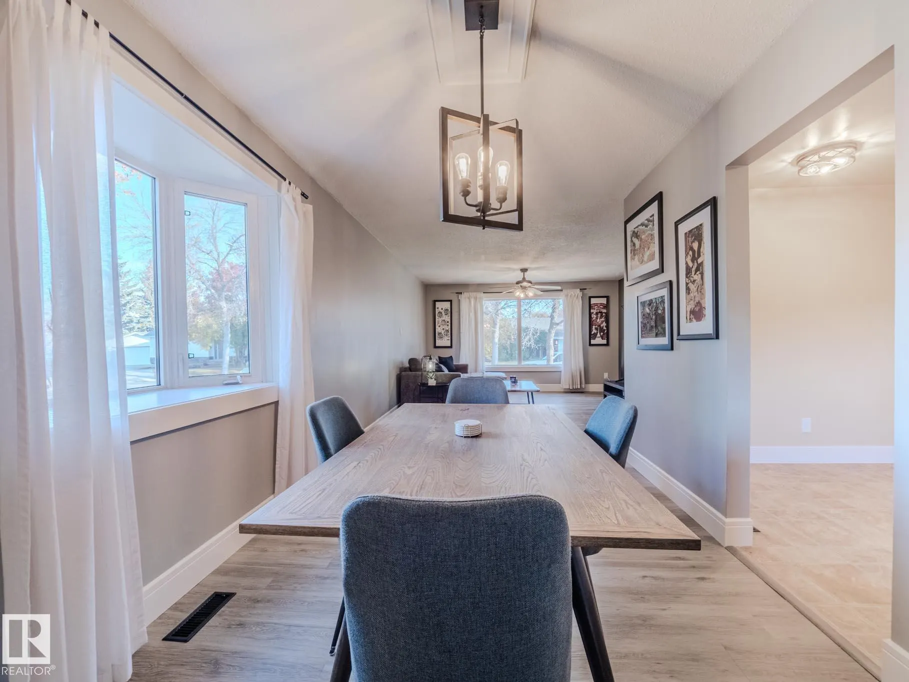 11 Falcon Crescent
