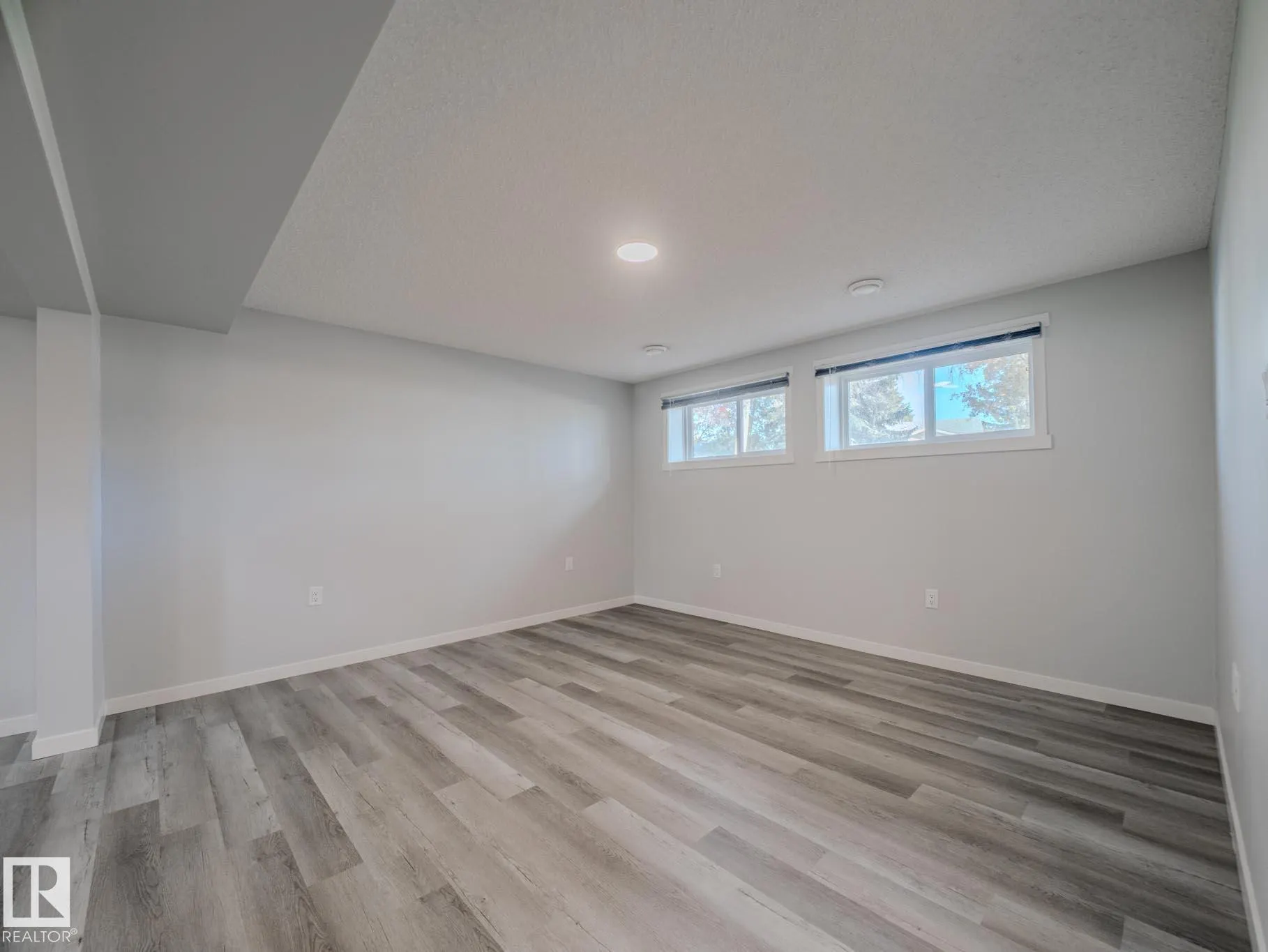 11 Falcon Crescent