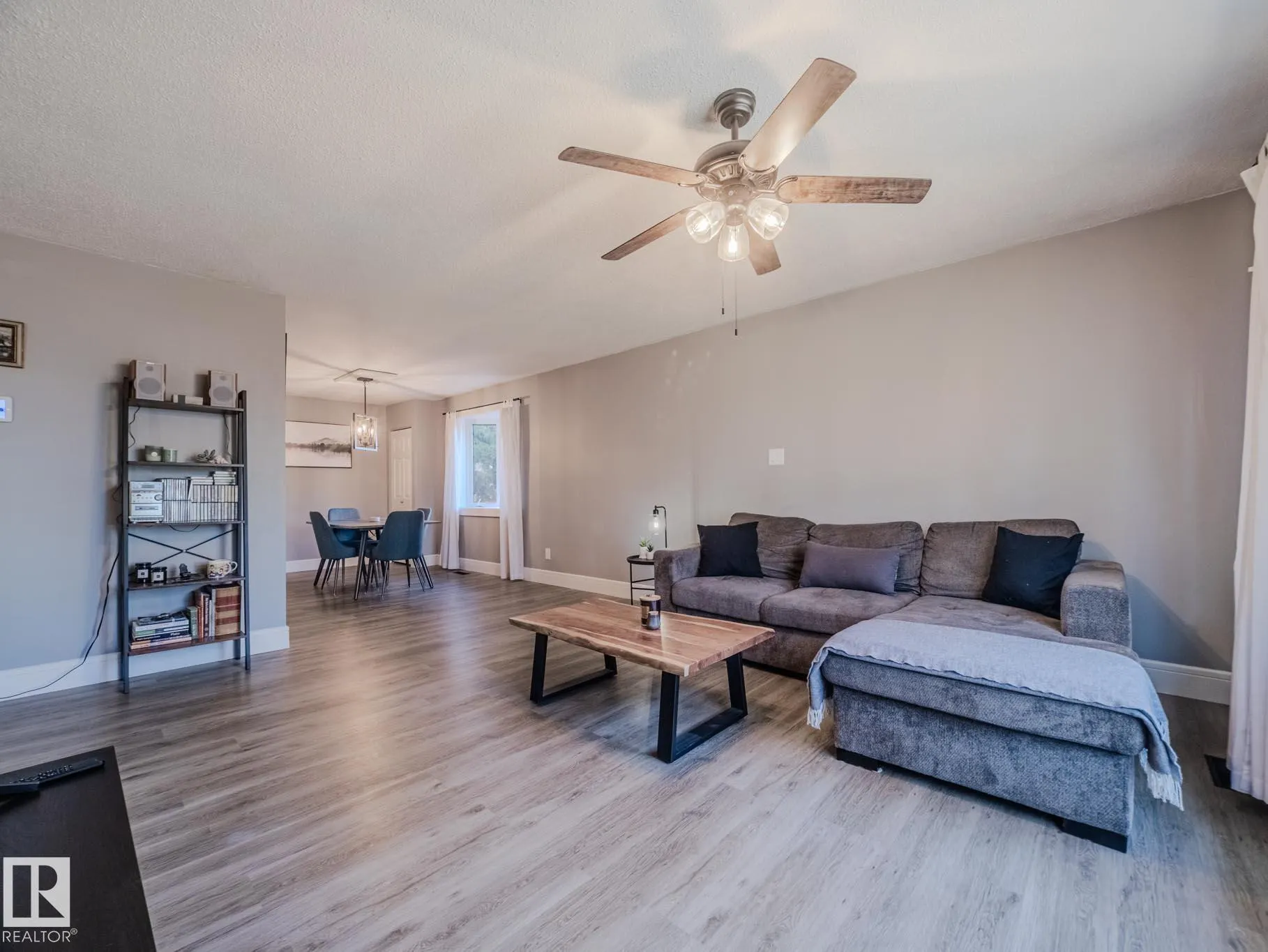 11 Falcon Crescent