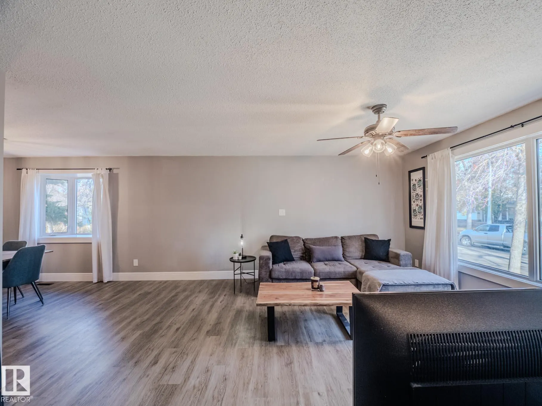 11 Falcon Crescent