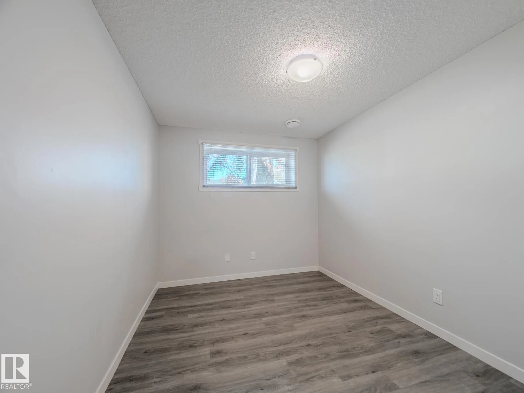 11 Falcon Crescent