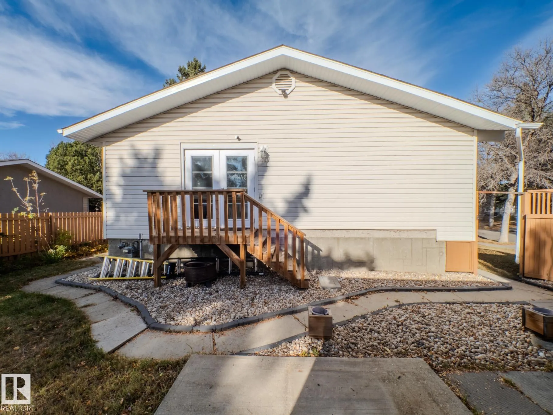 11 Falcon Crescent