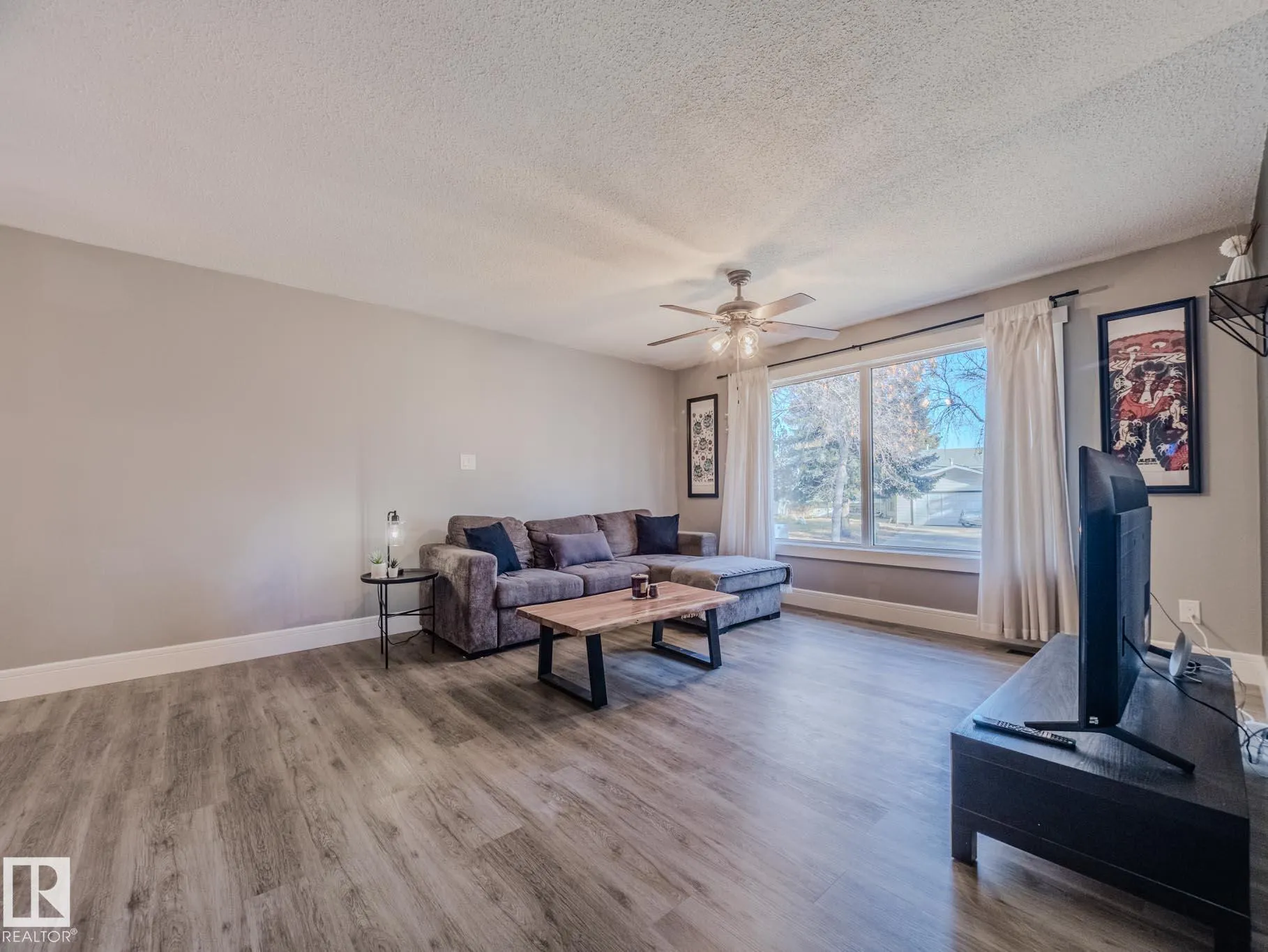 11 Falcon Crescent