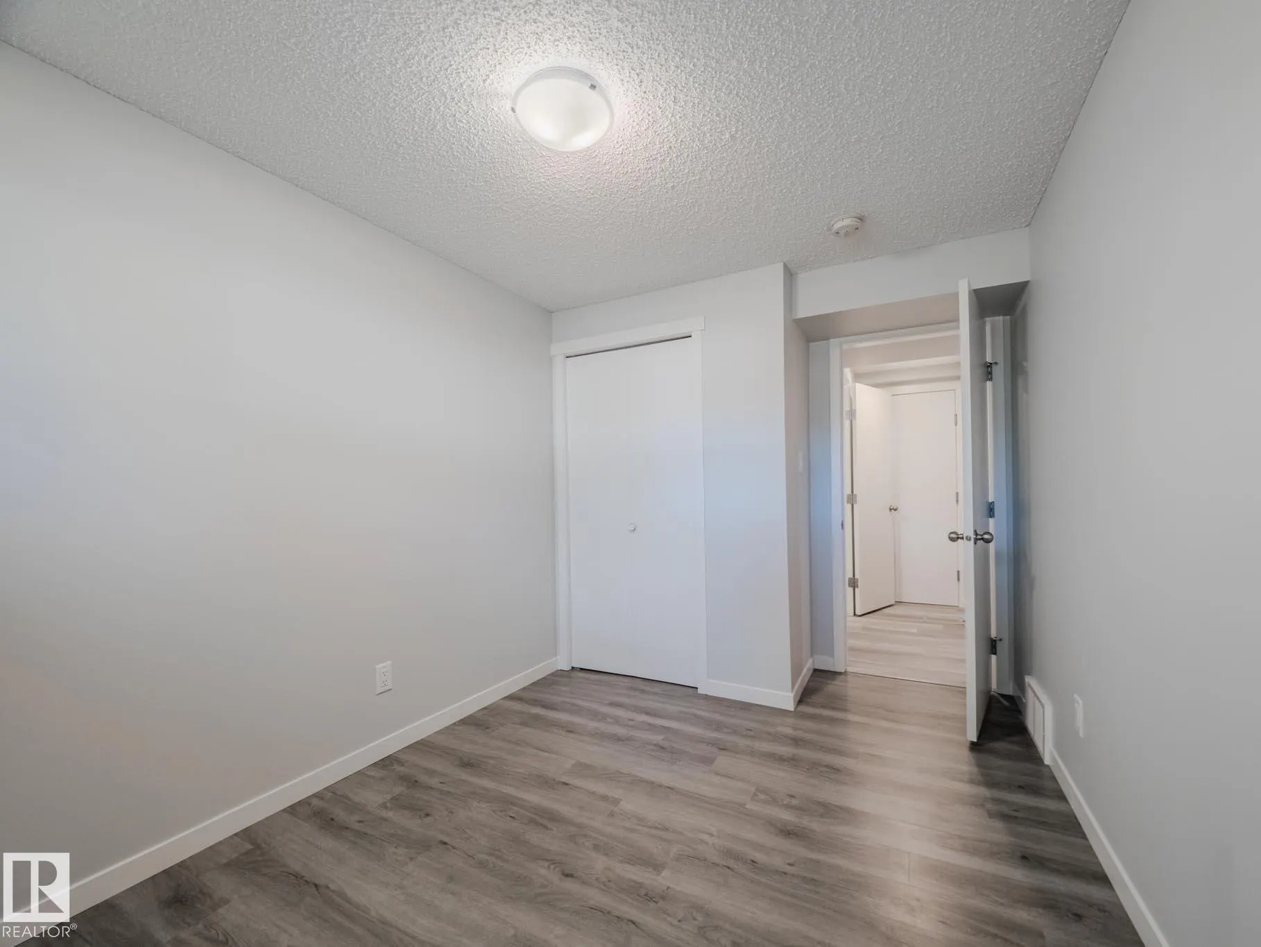 11 Falcon Crescent