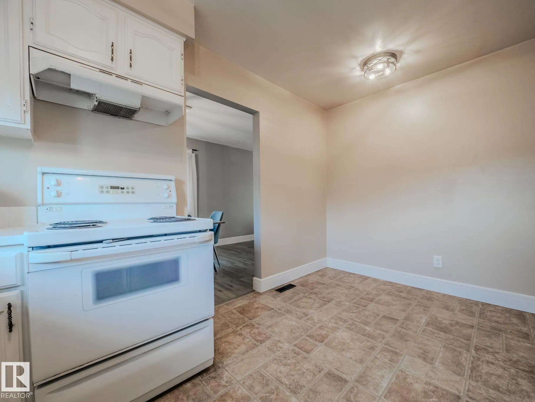 11 Falcon Crescent