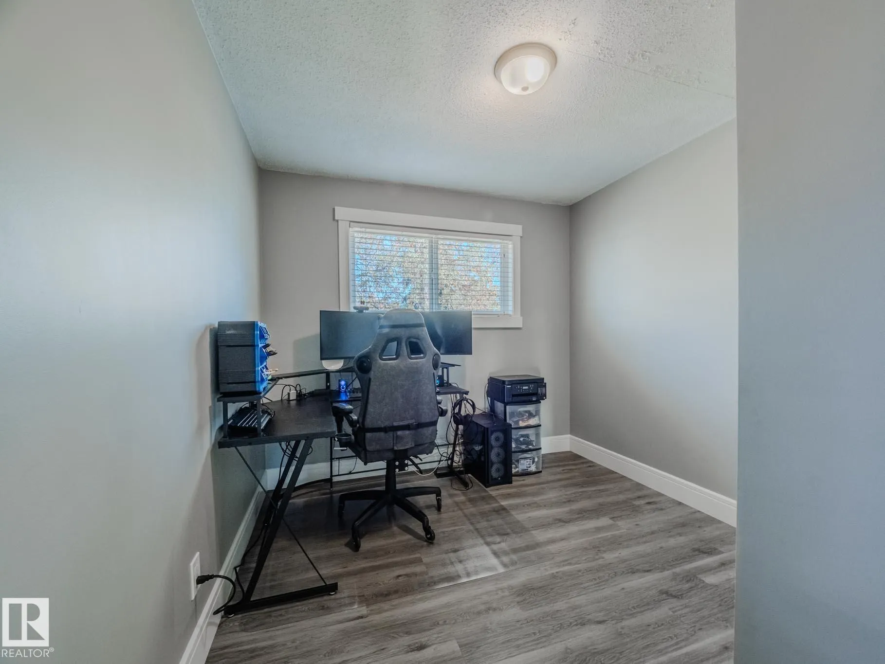 11 Falcon Crescent