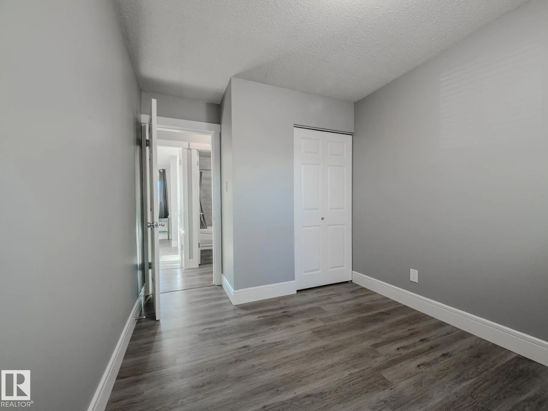 11 Falcon Crescent