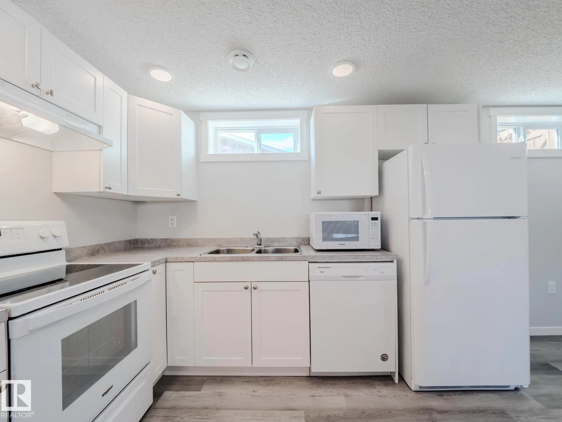 11 Falcon Crescent