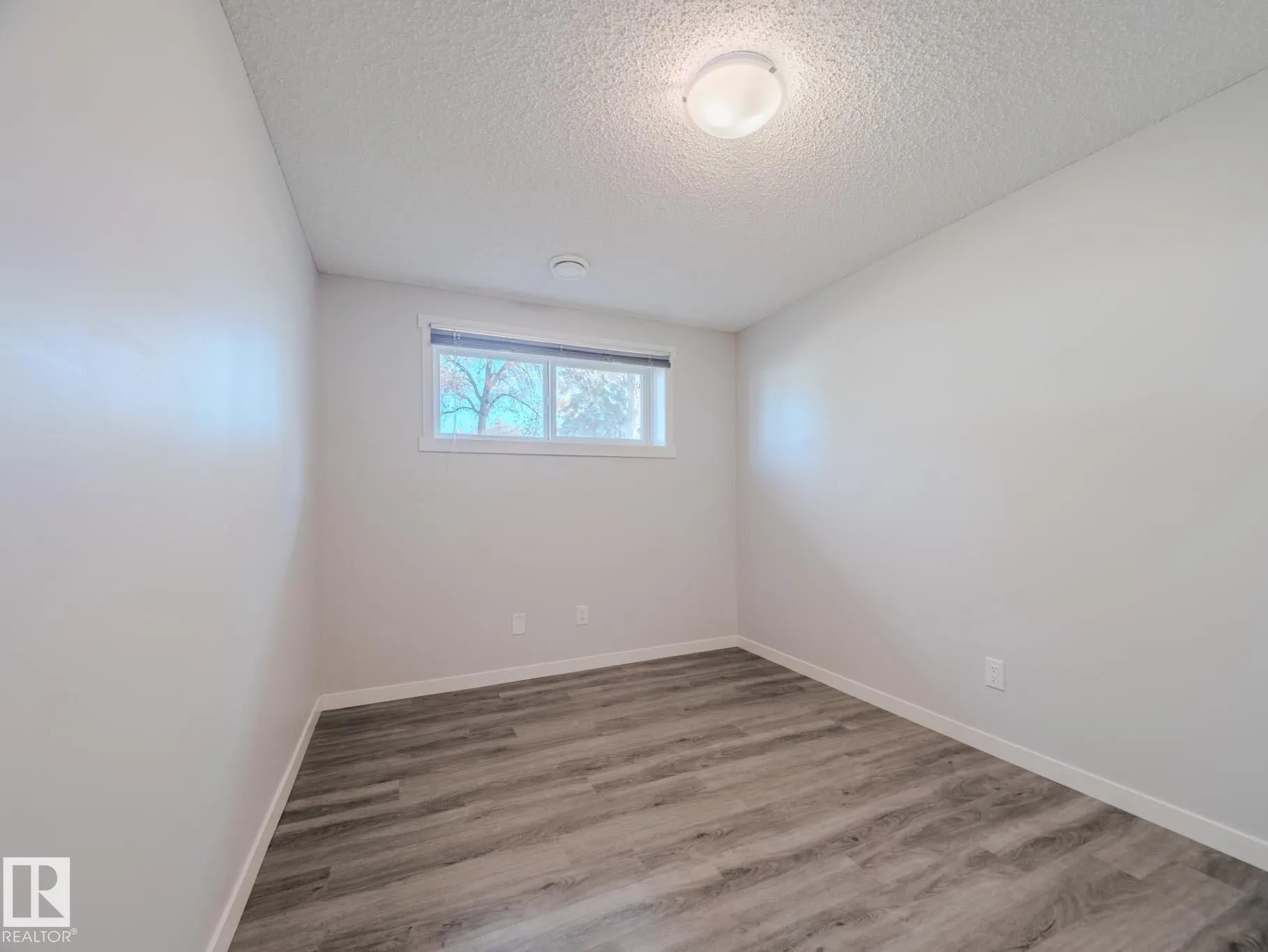 11 Falcon Crescent