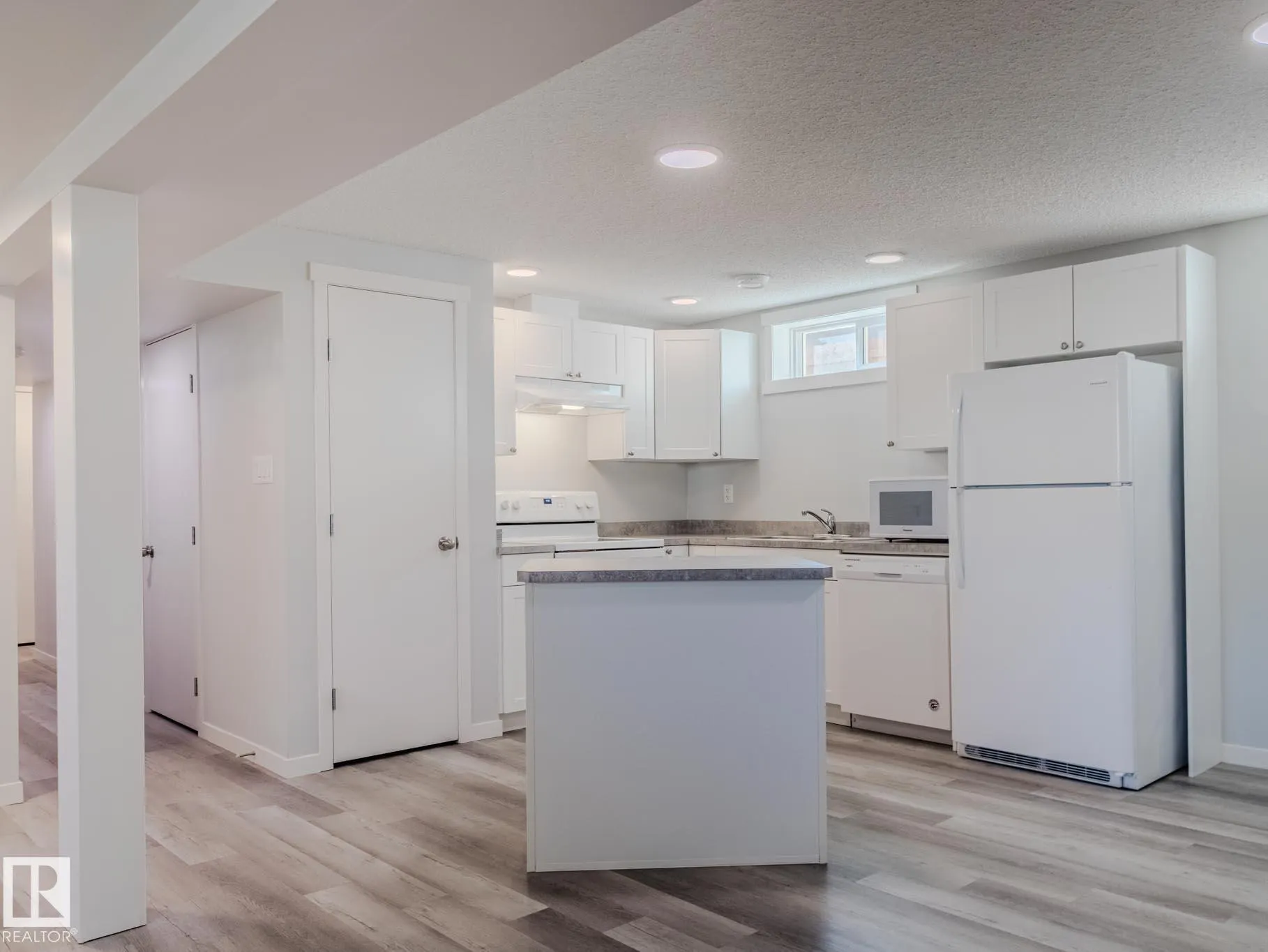 11 Falcon Crescent