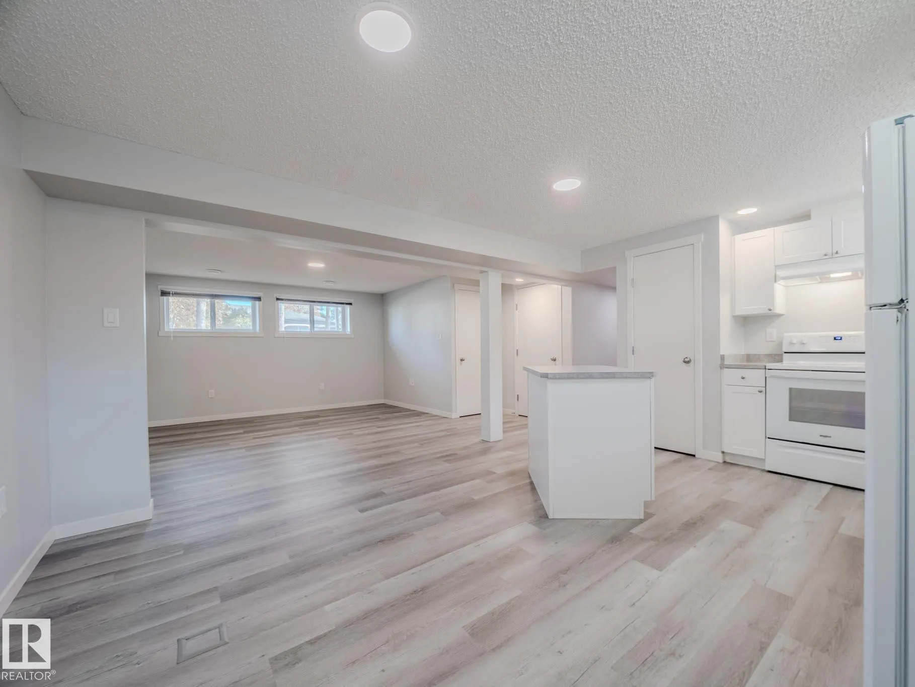 11 Falcon Crescent