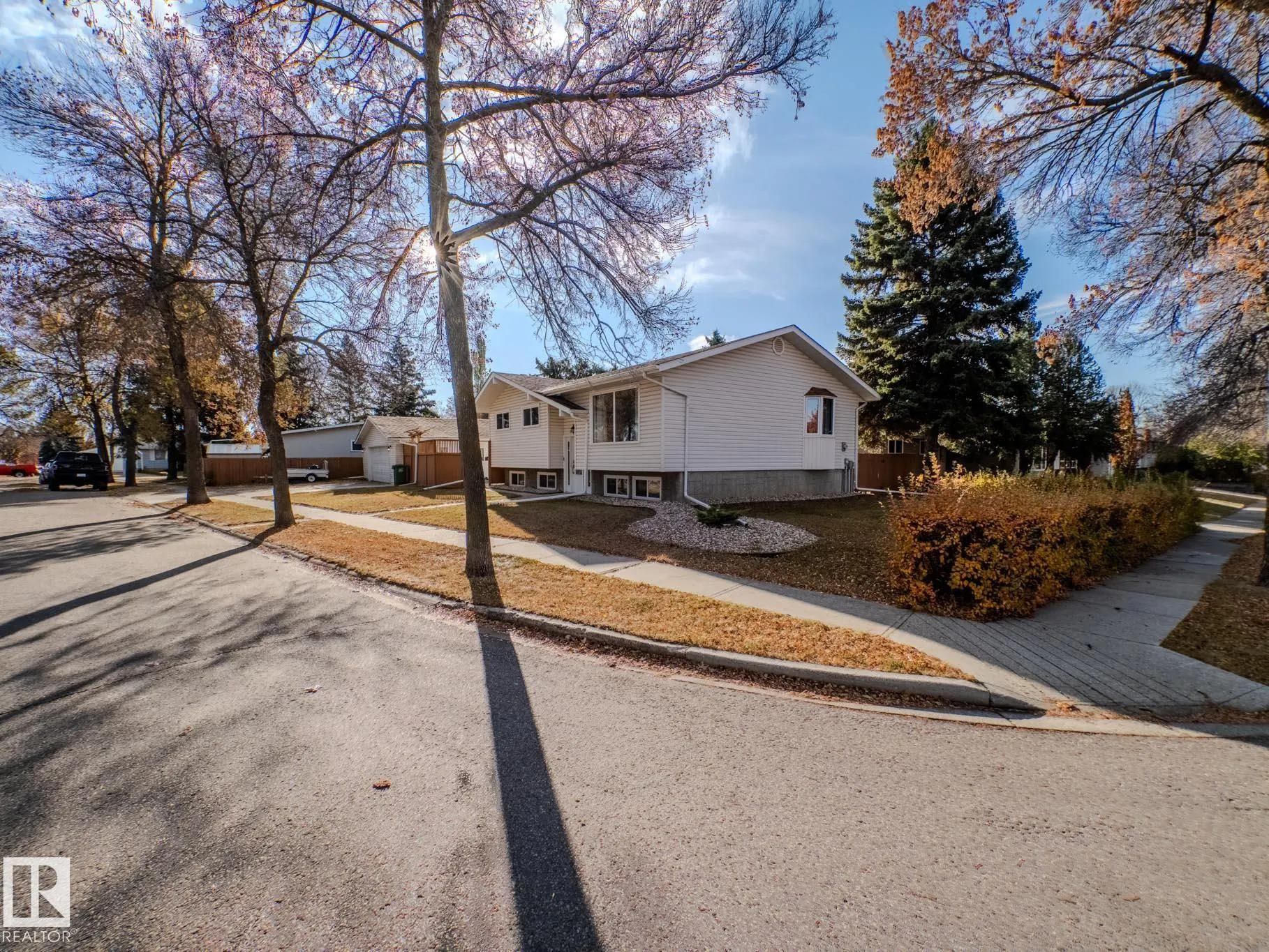 11 Falcon Crescent