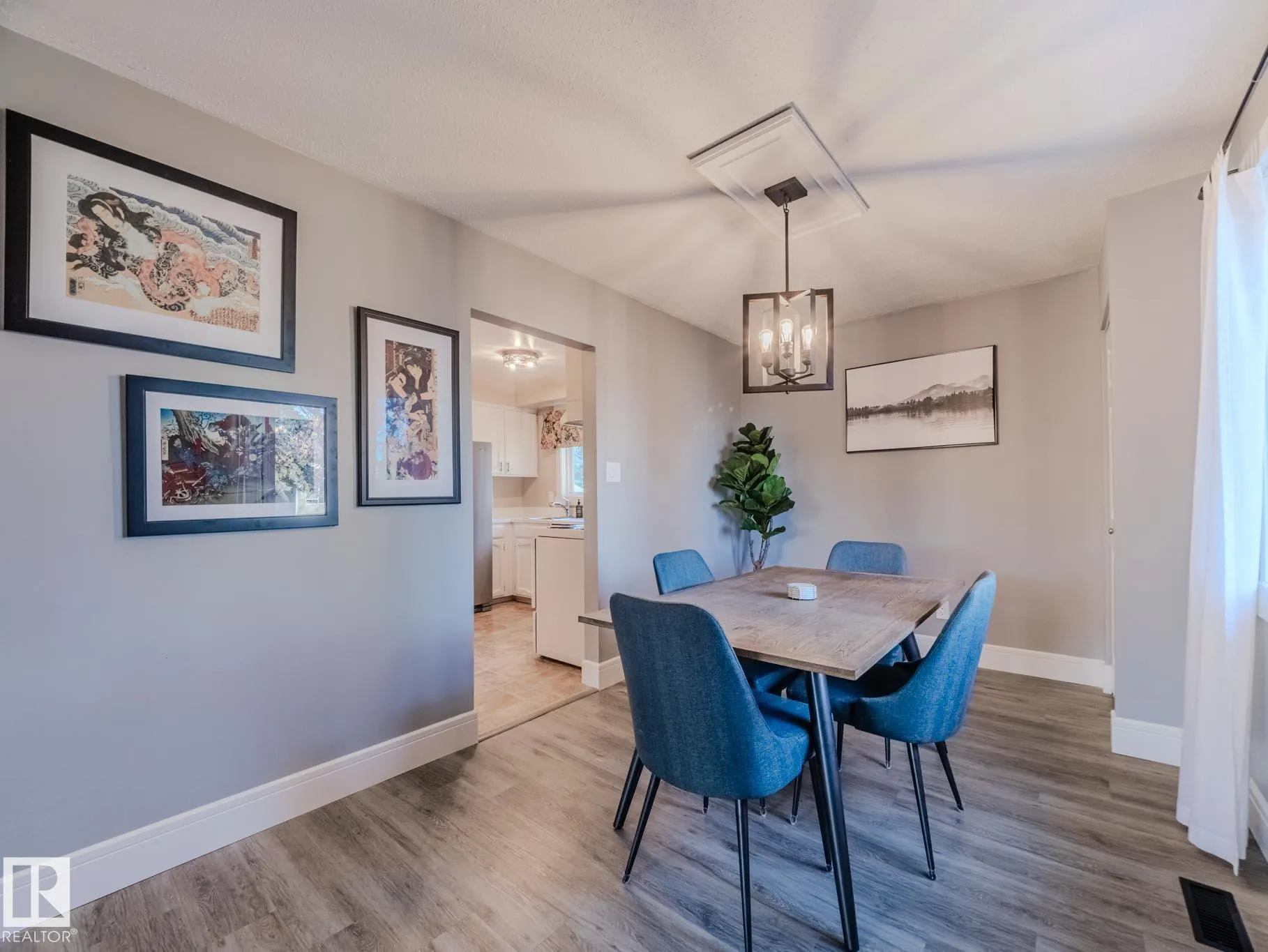 11 Falcon Crescent