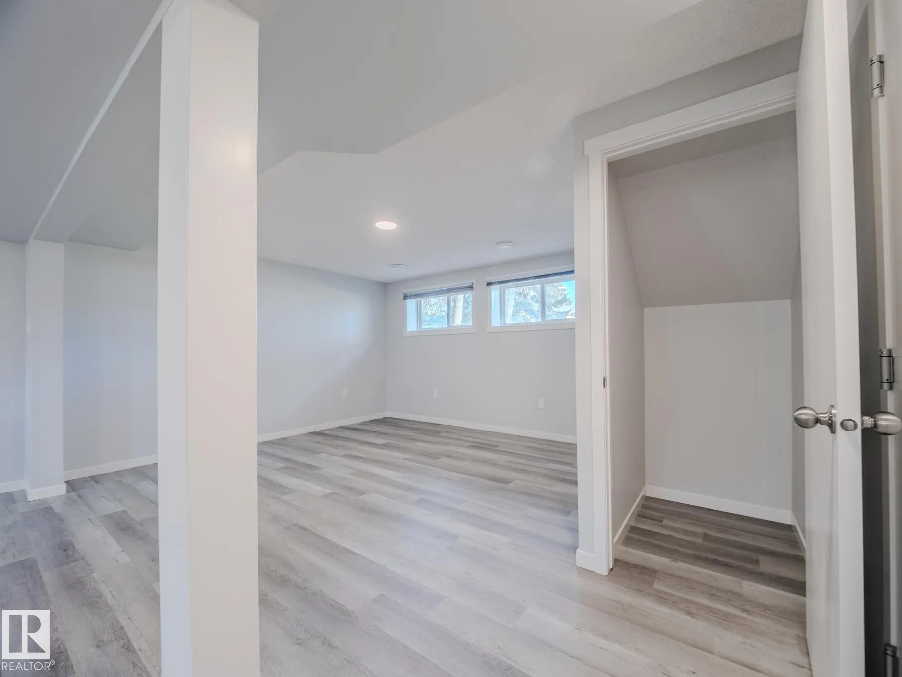 11 Falcon Crescent