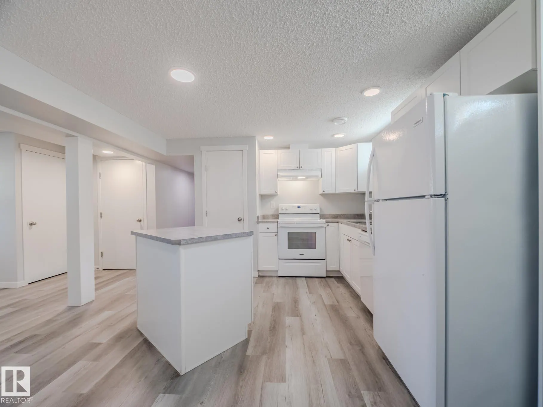 11 Falcon Crescent