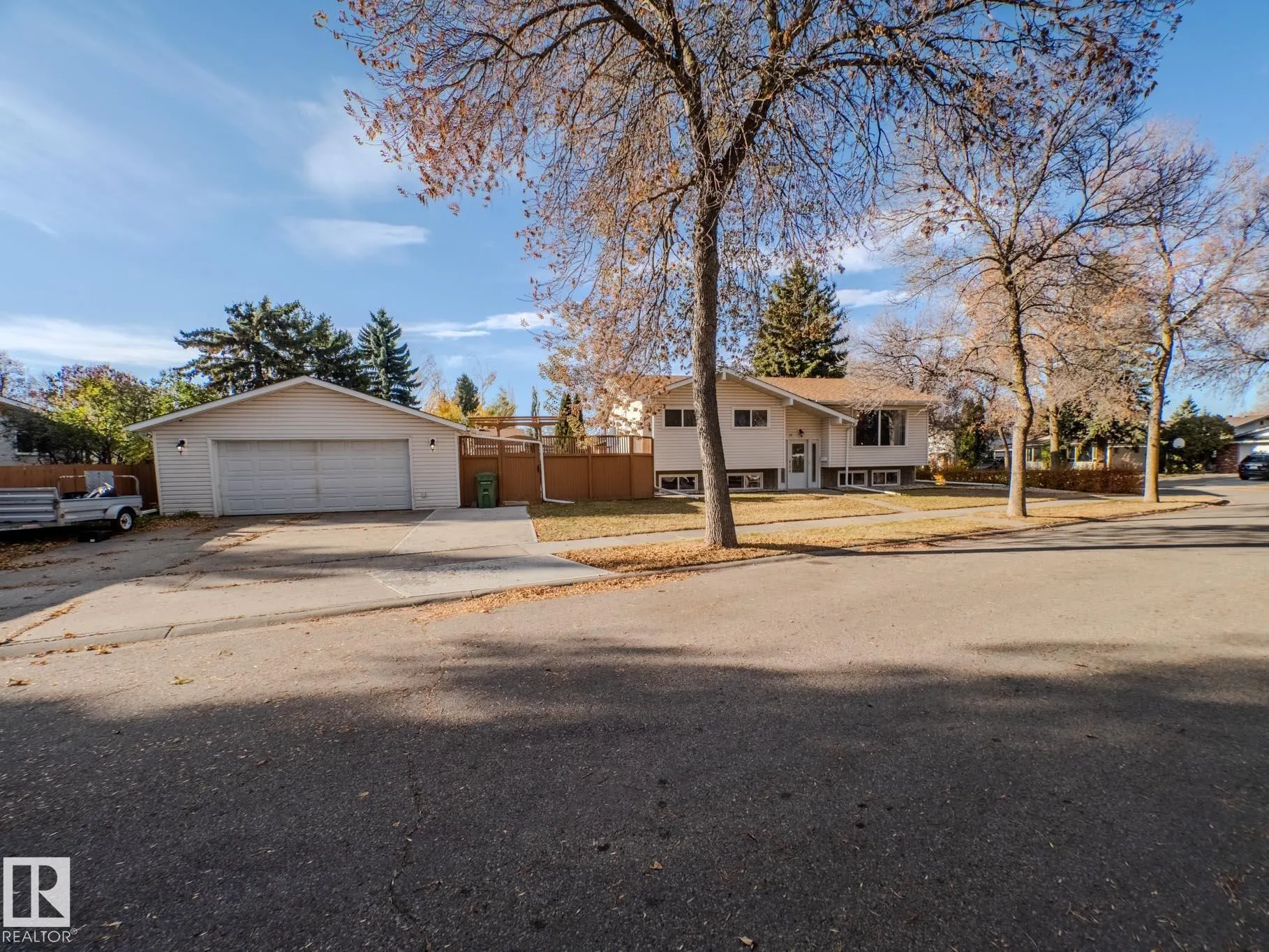11 Falcon Crescent