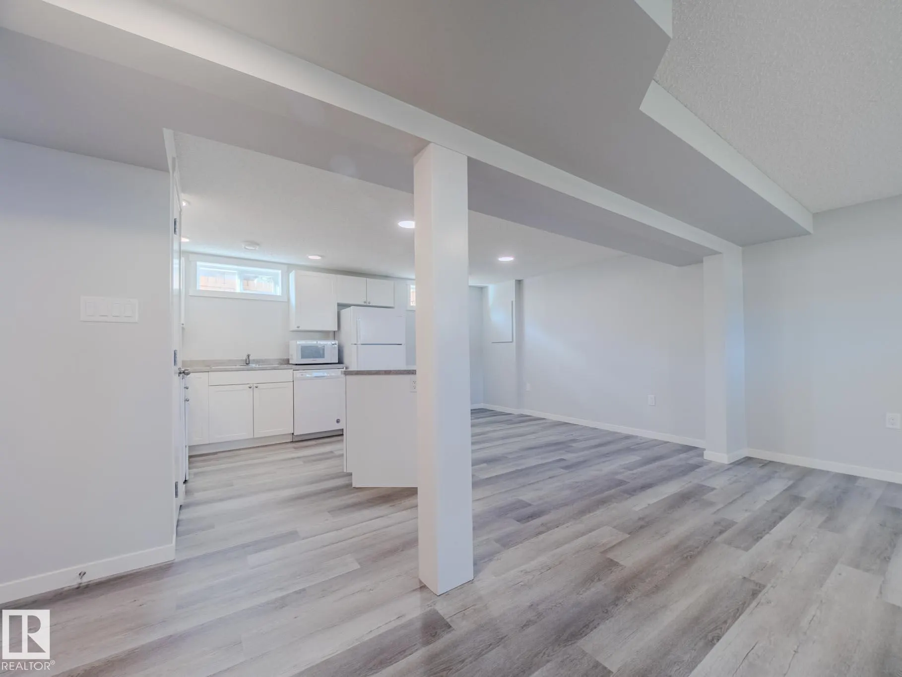 11 Falcon Crescent