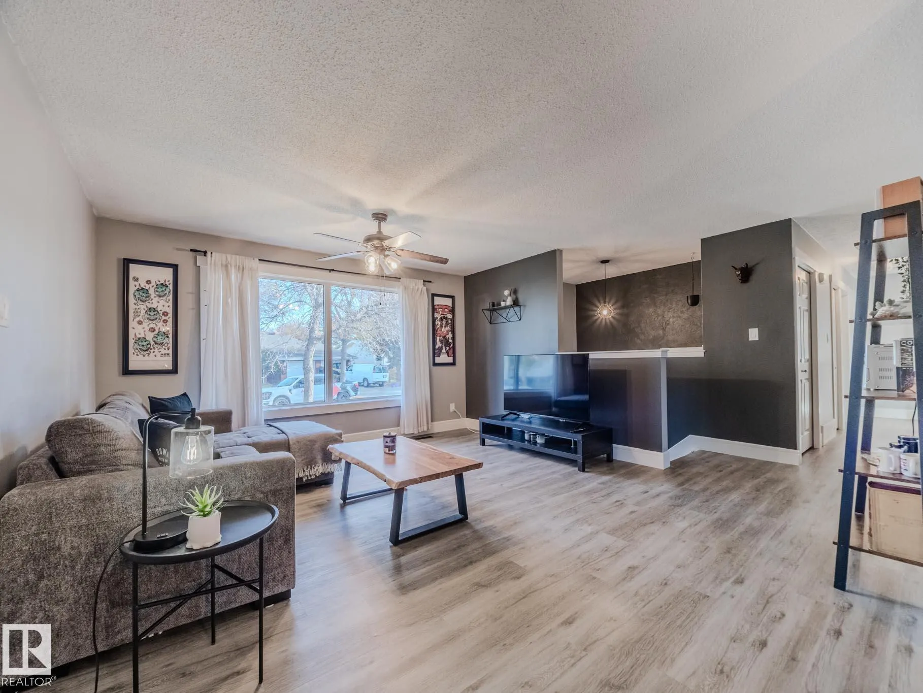 11 Falcon Crescent