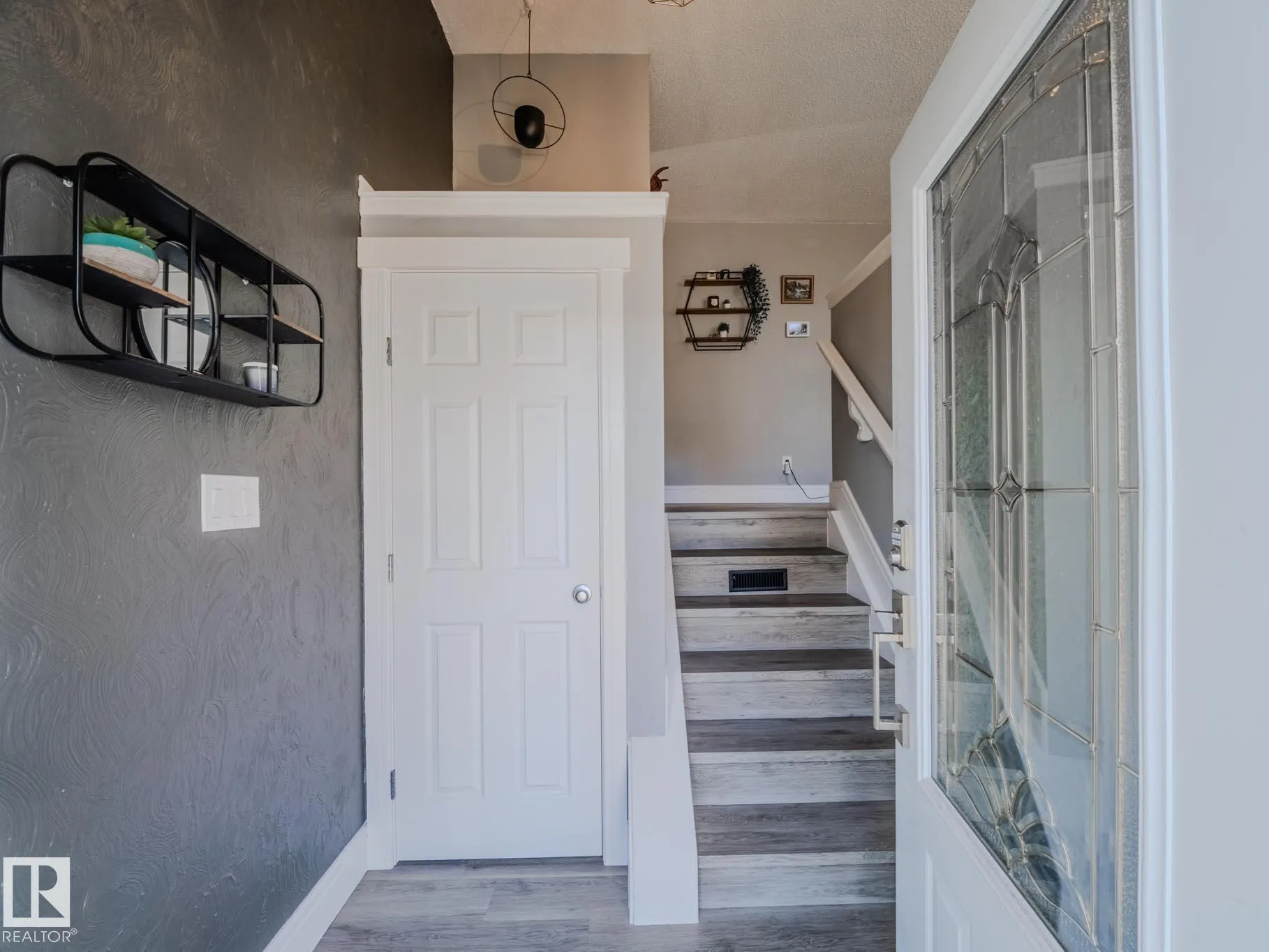 11 Falcon Crescent