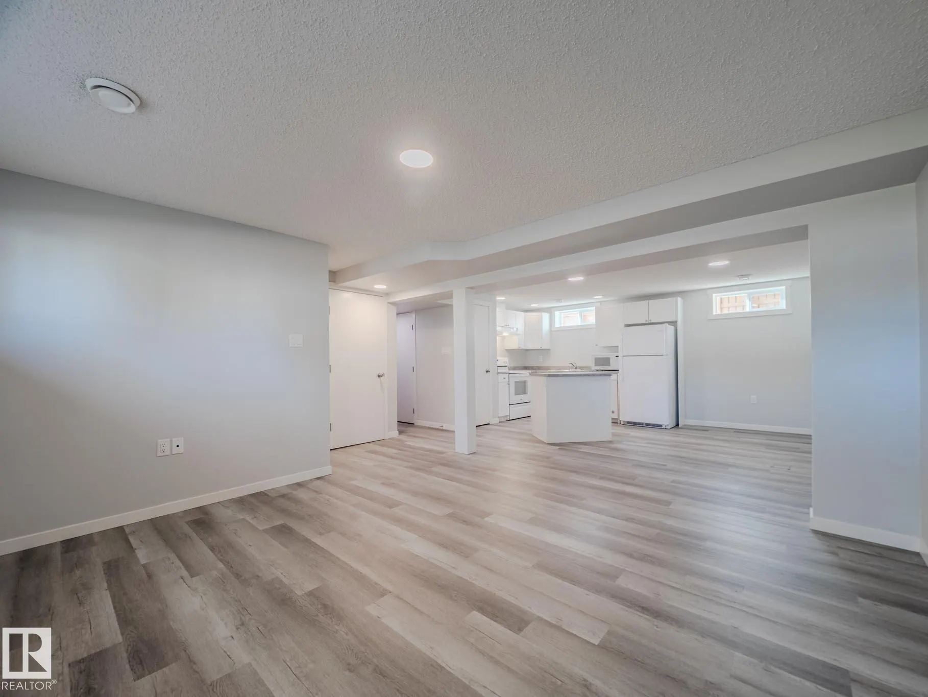 11 Falcon Crescent