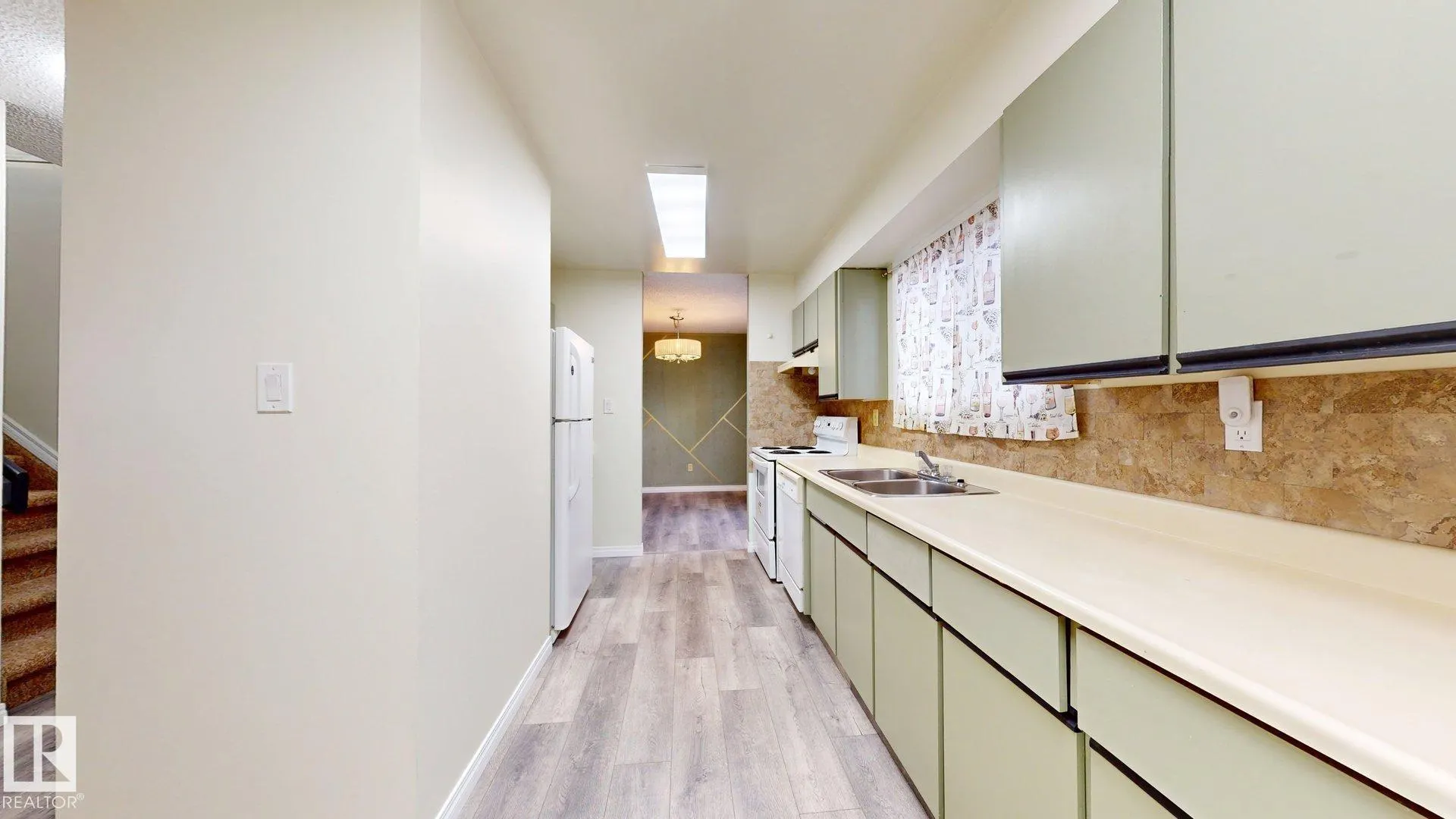 4403 RIVERBEND Road