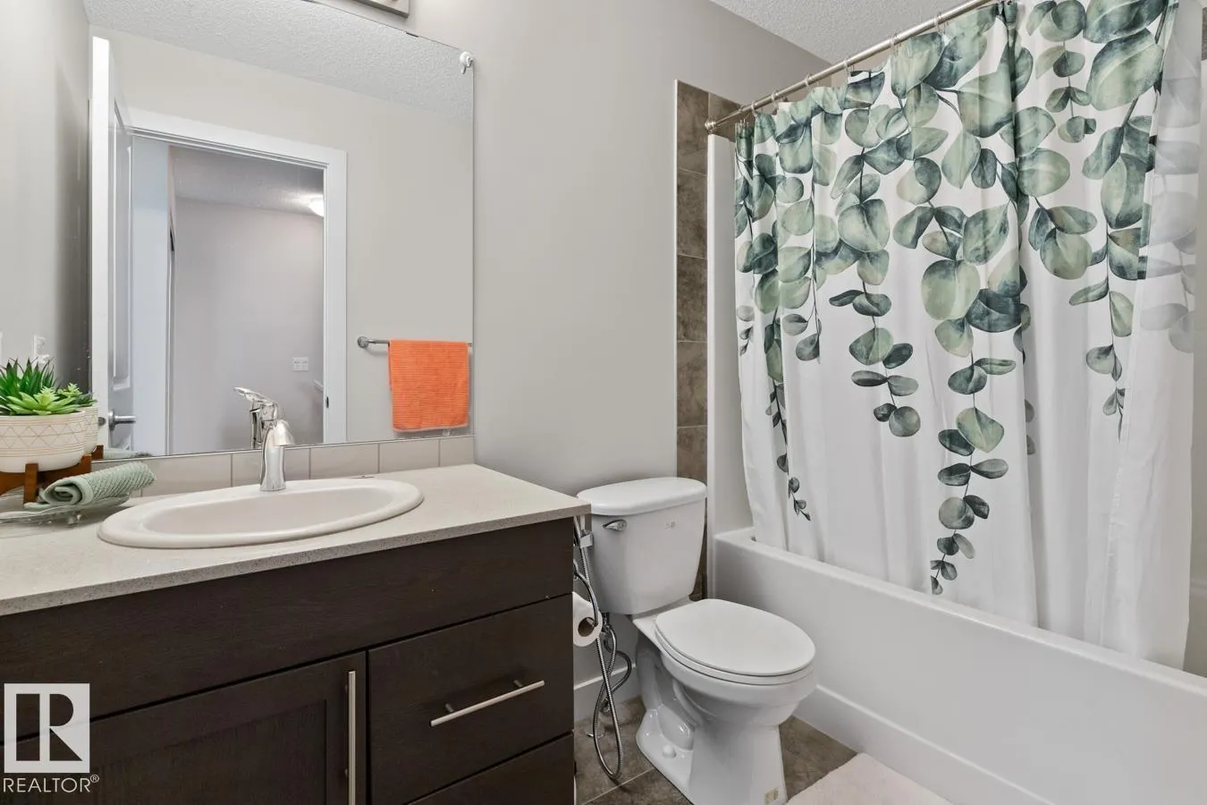 165 CY BECKER Boulevard