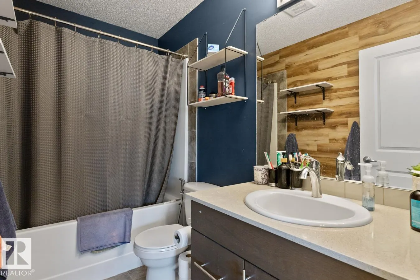 165 CY BECKER Boulevard