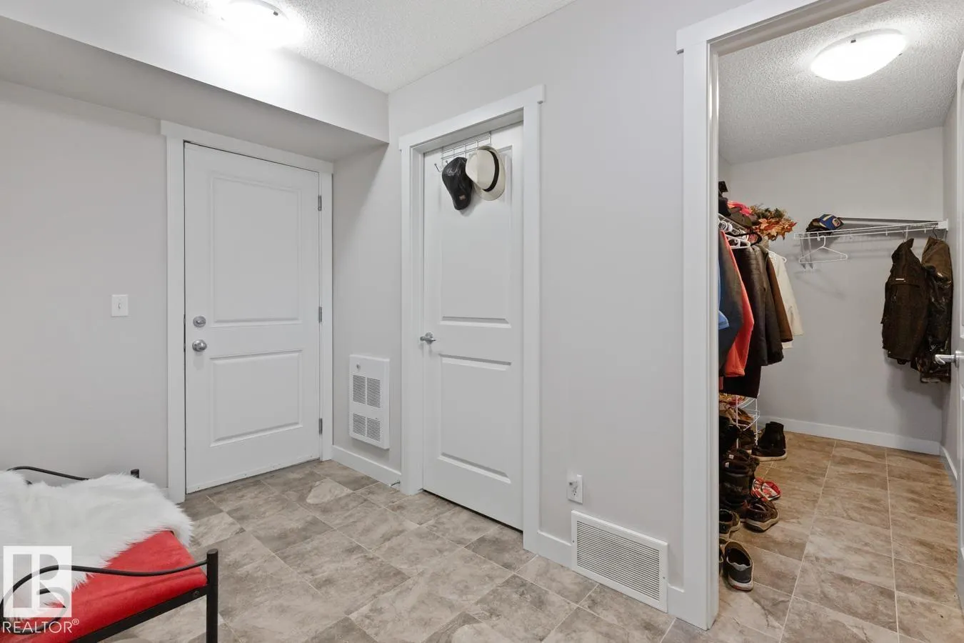 165 CY BECKER Boulevard