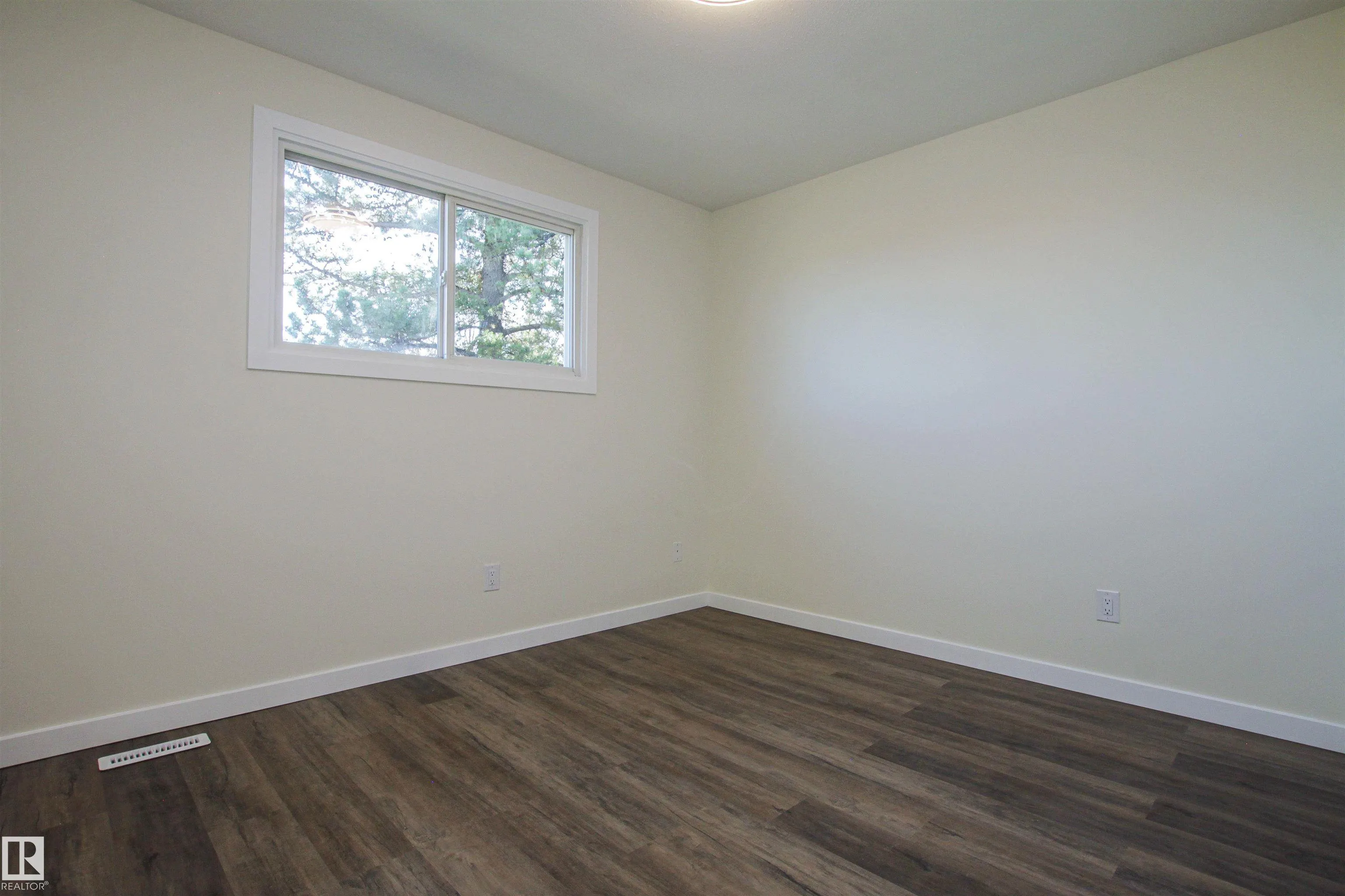 6420 180 Street