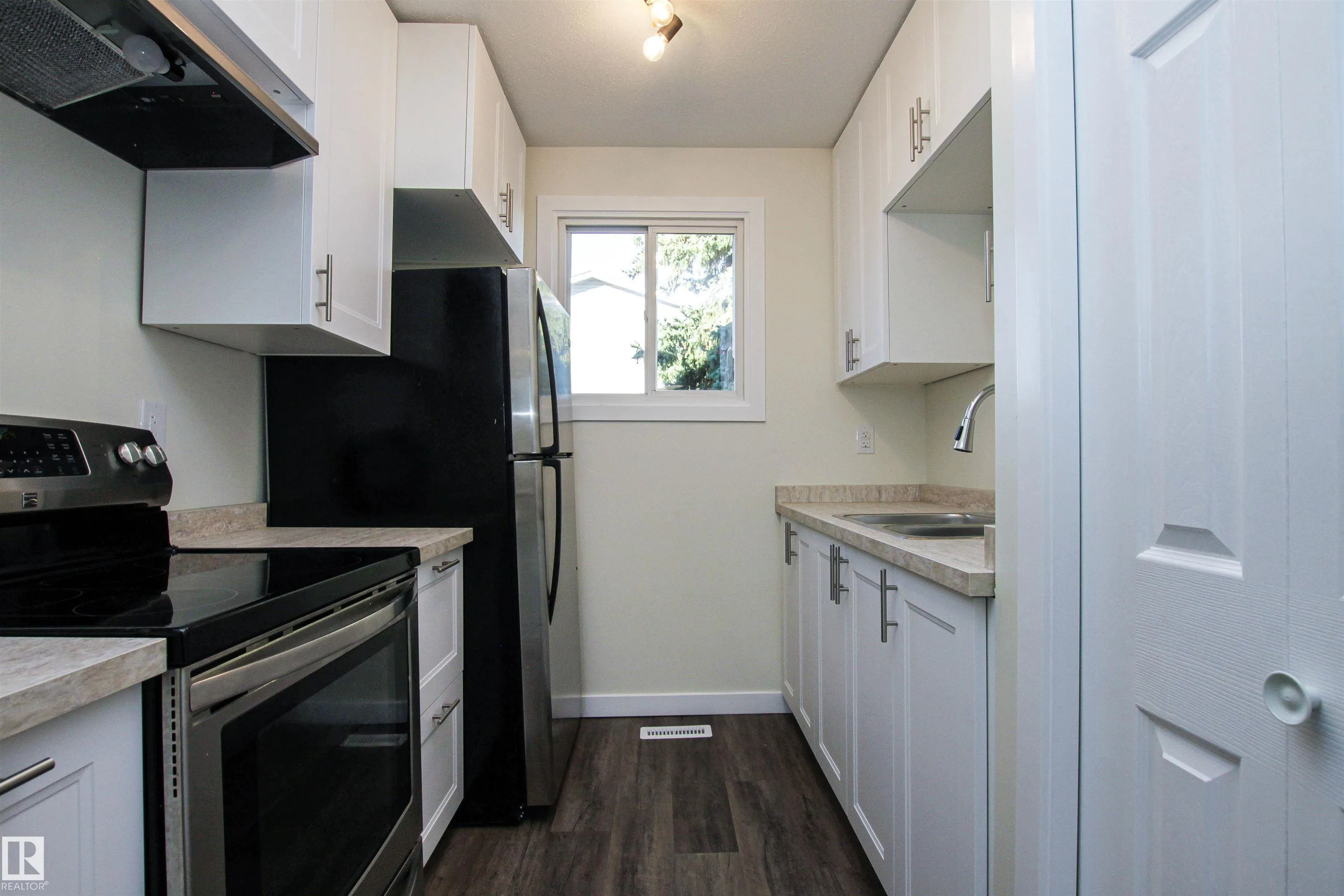 6420 180 Street