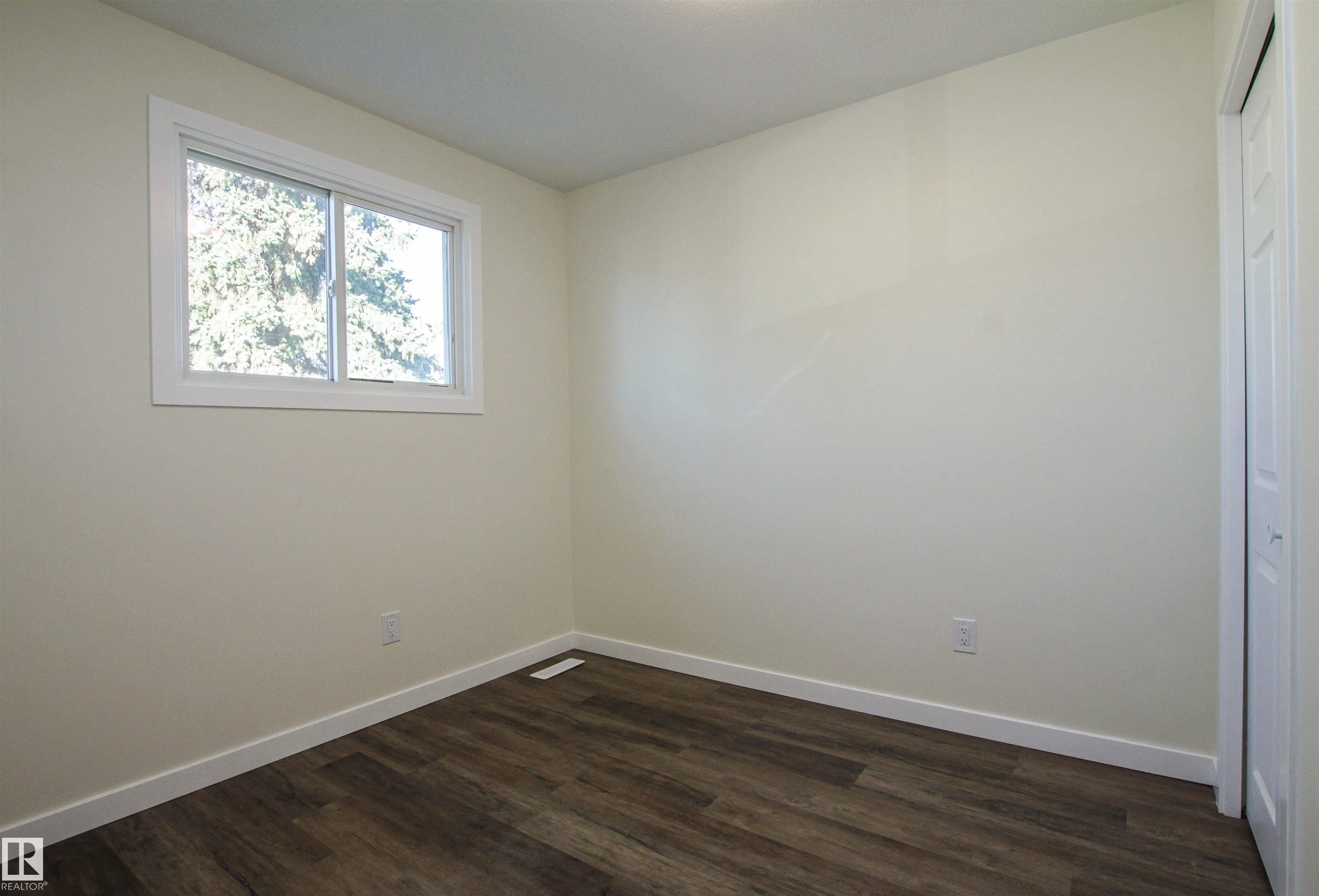 6420 180 Street