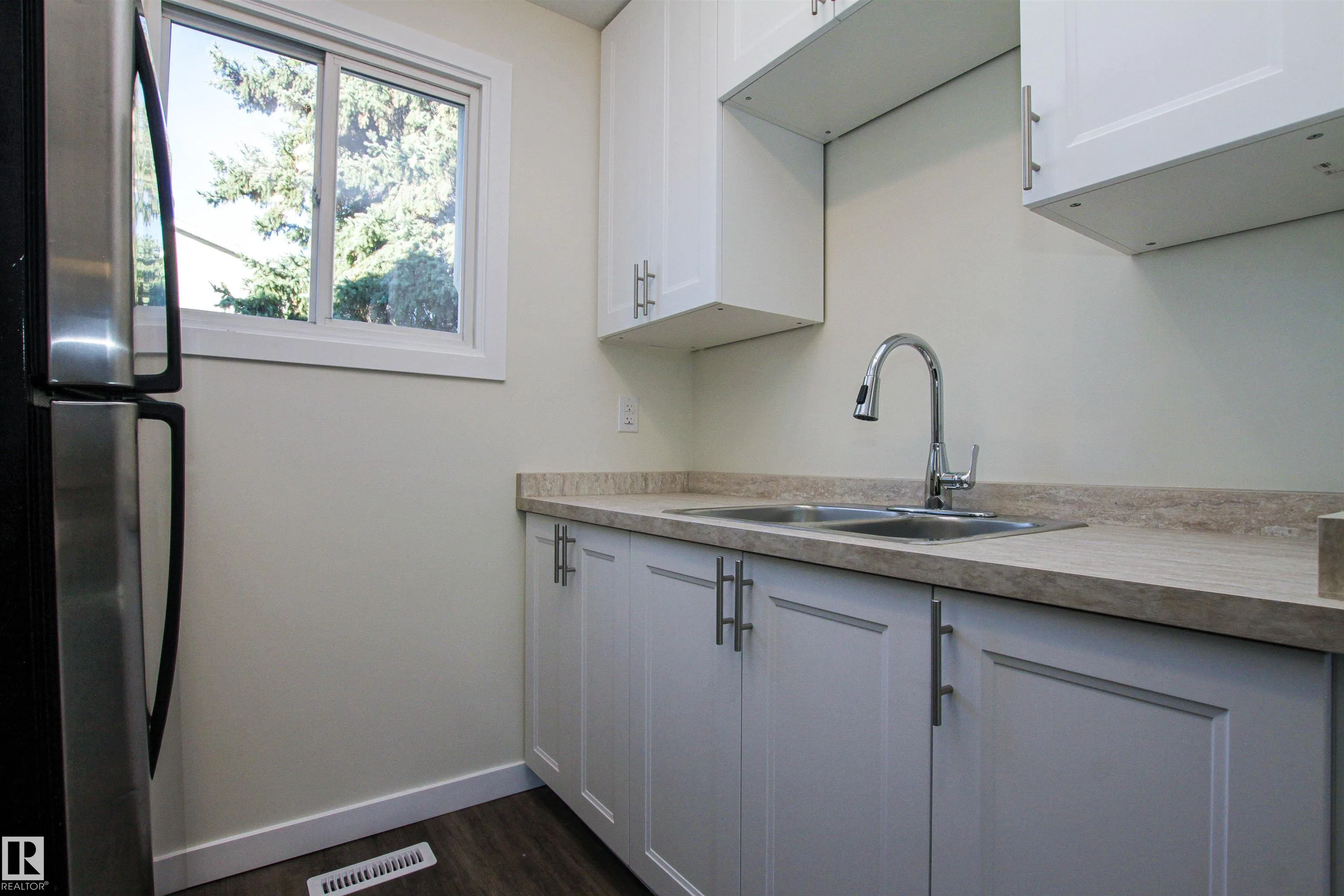 6420 180 Street