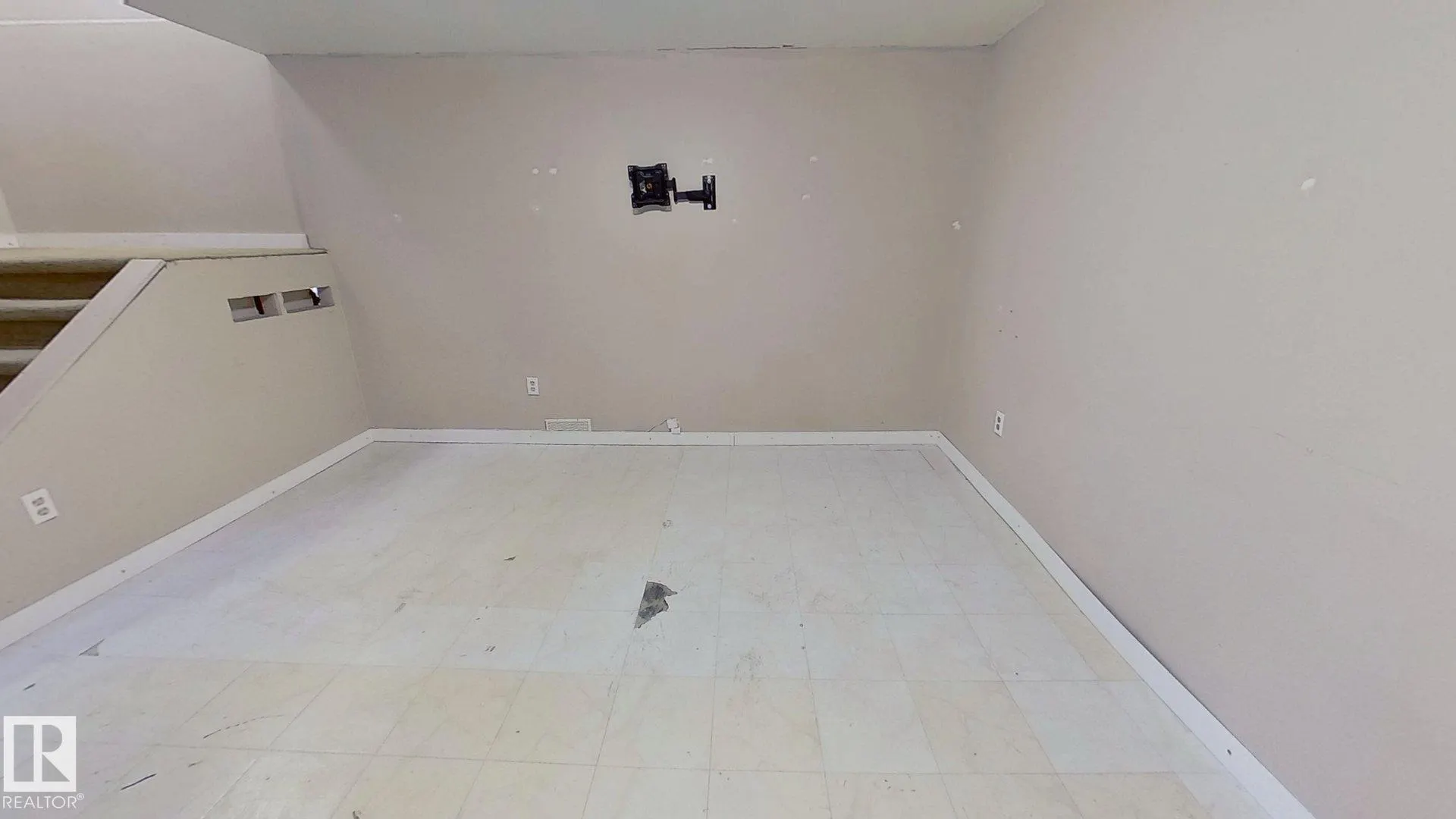 668 LAKEWOOD Road