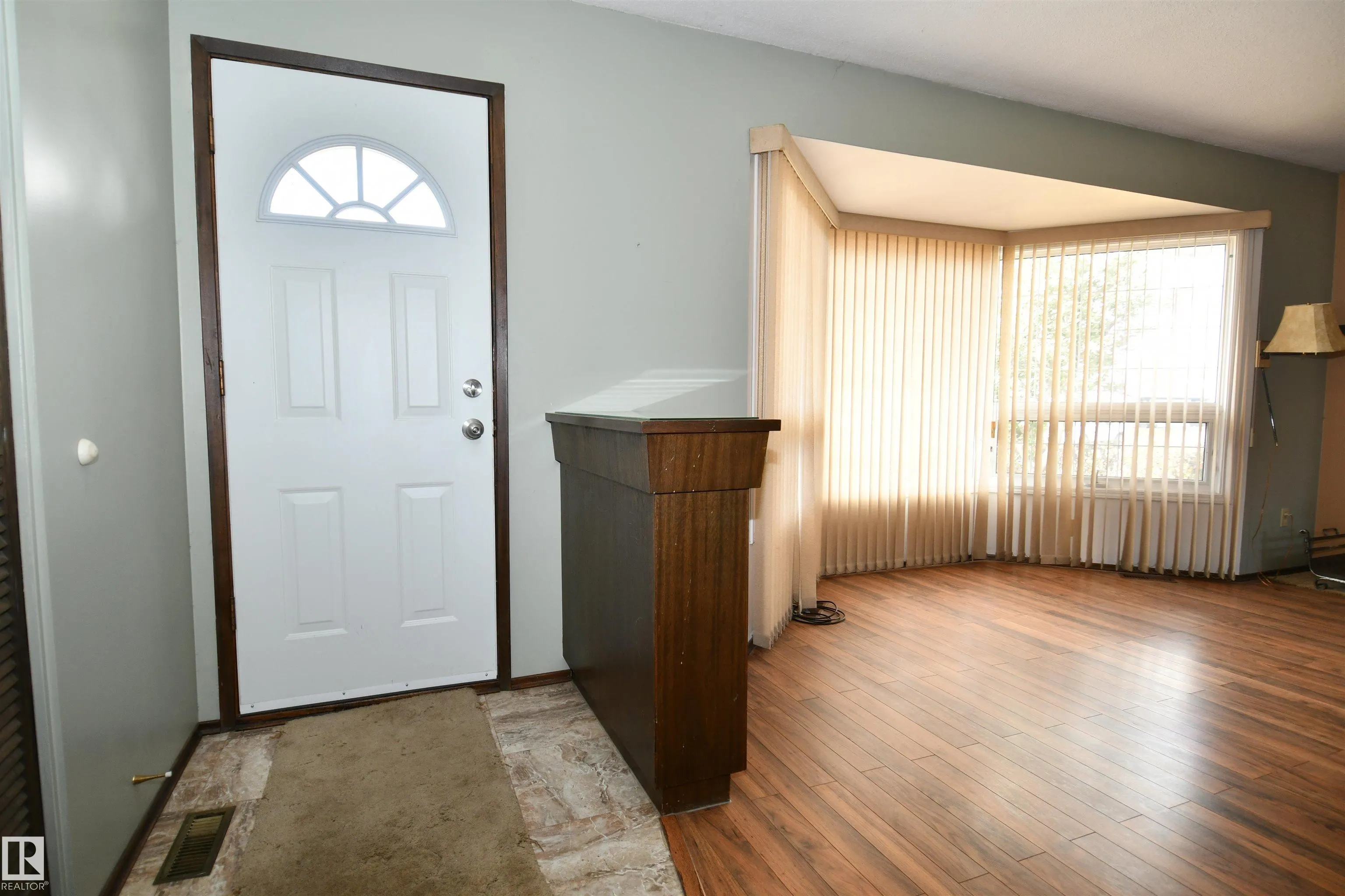 16 CAMELOT Avenue