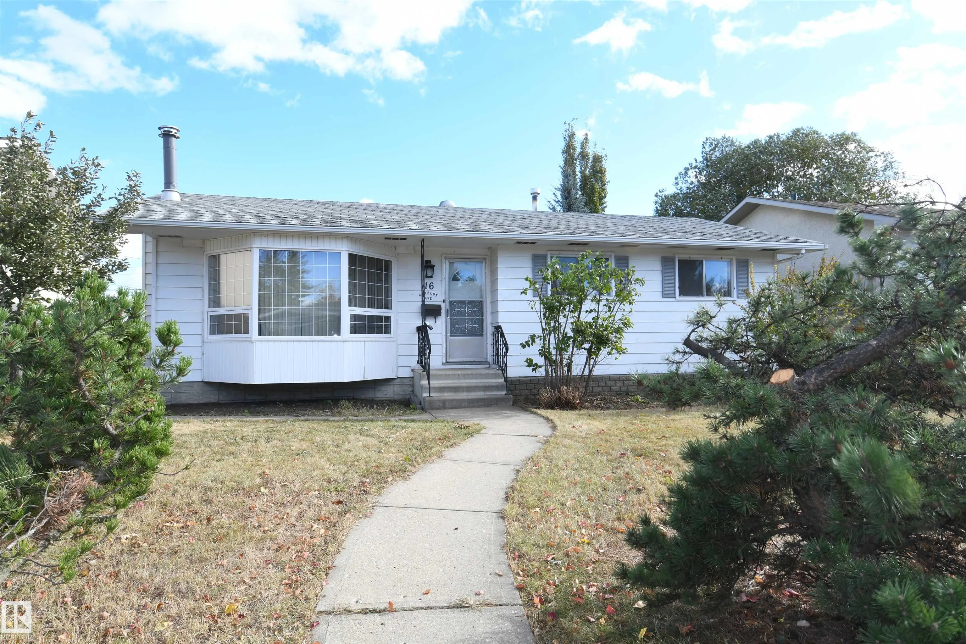 16 CAMELOT Avenue