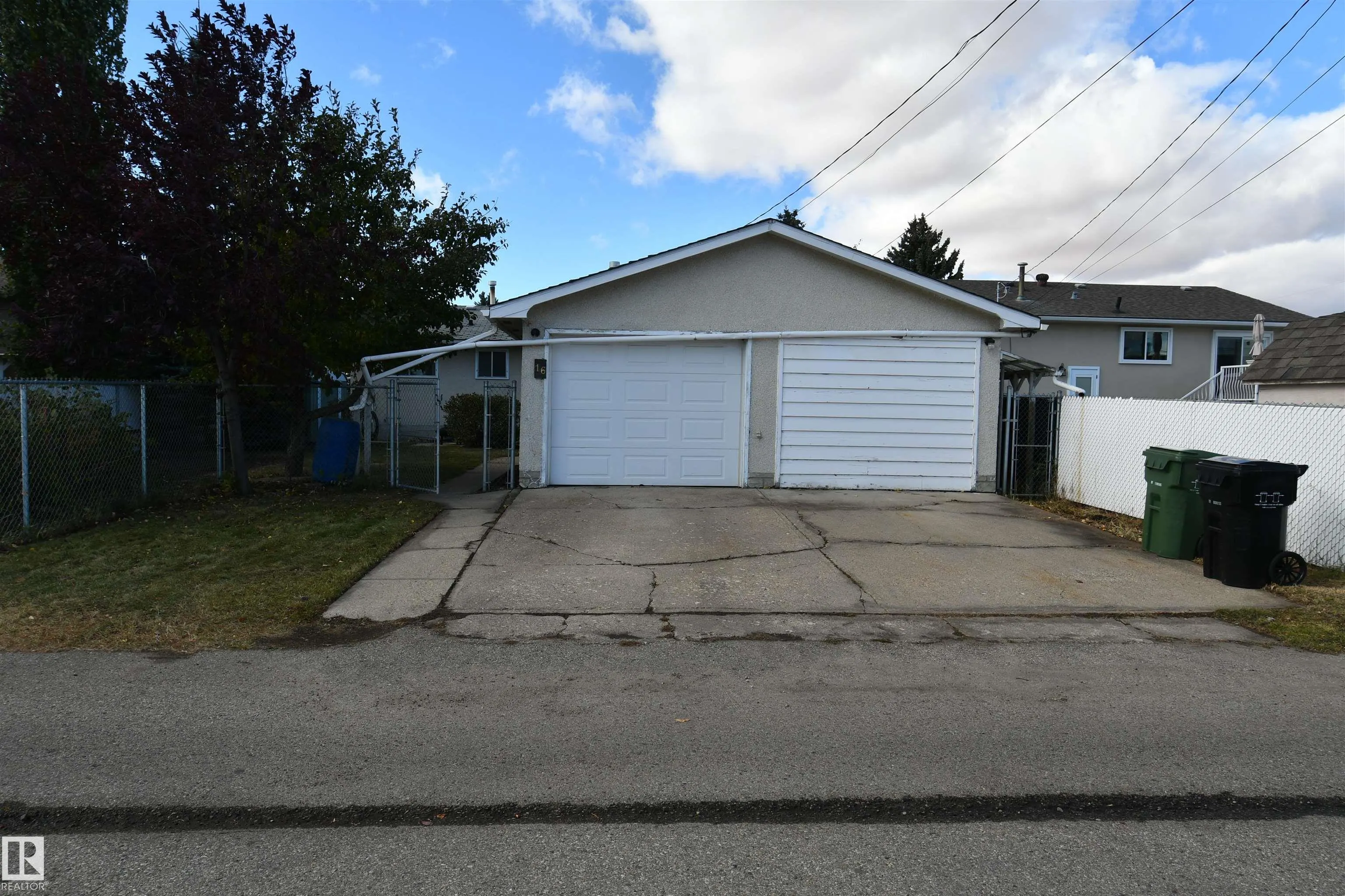 16 CAMELOT Avenue
