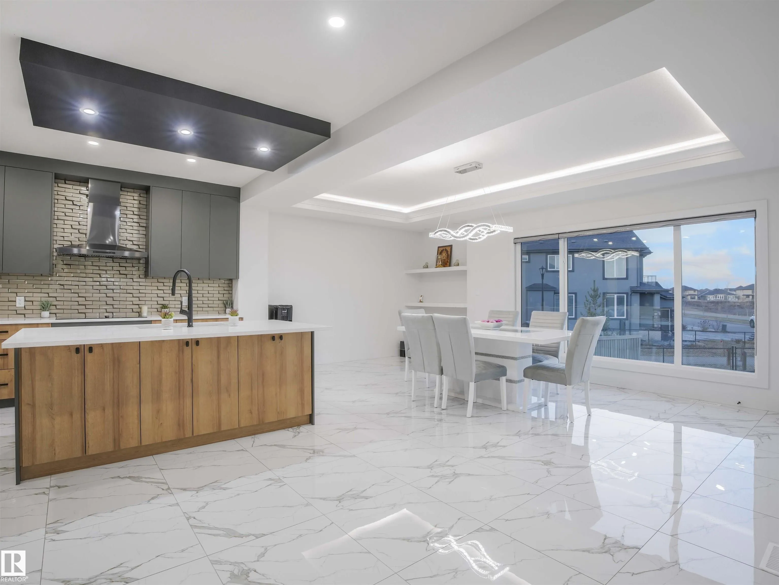 1305 ADAMSON Drive